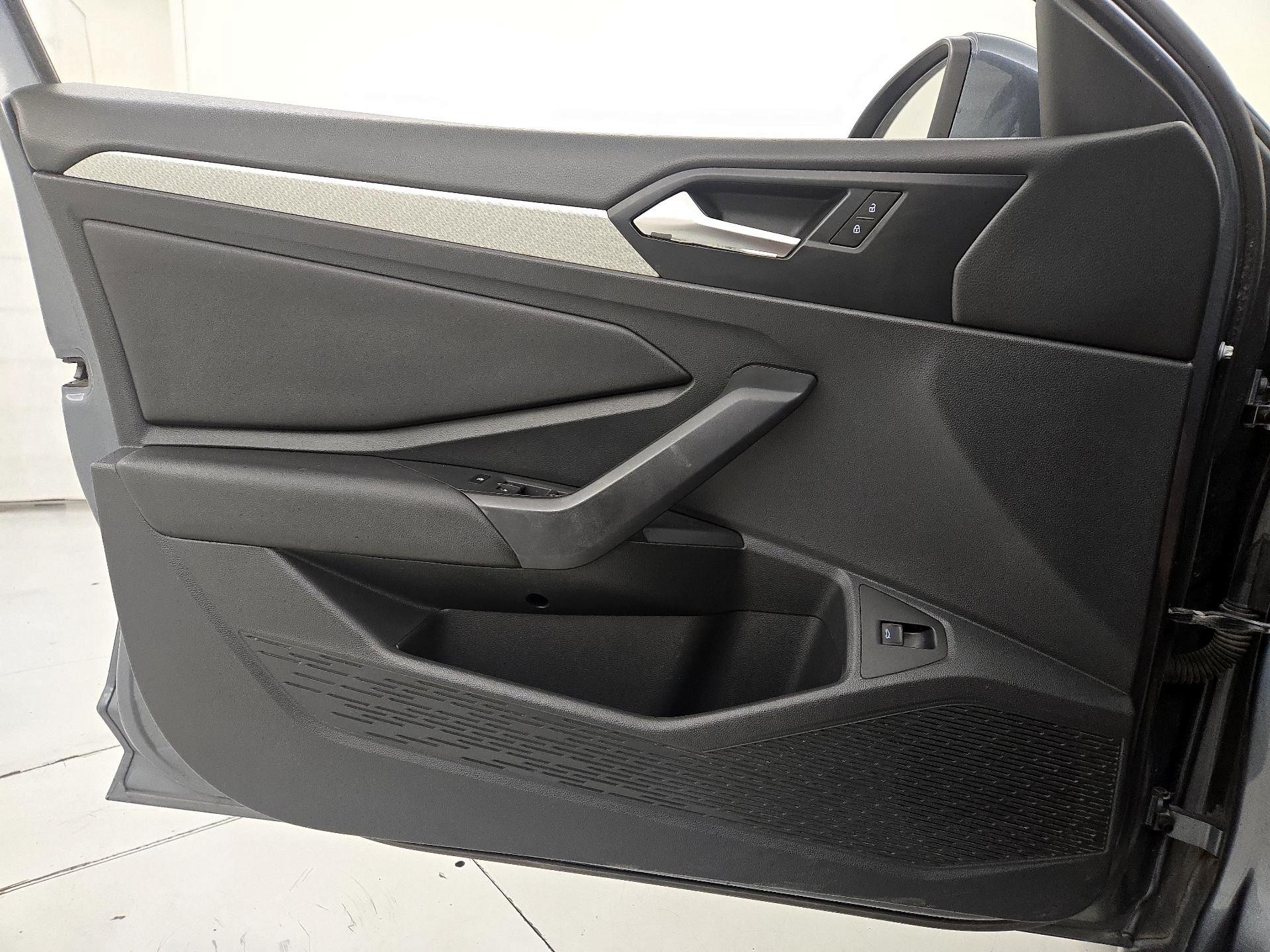 Thumbnail: 2019 Volkswagen Jetta - 12