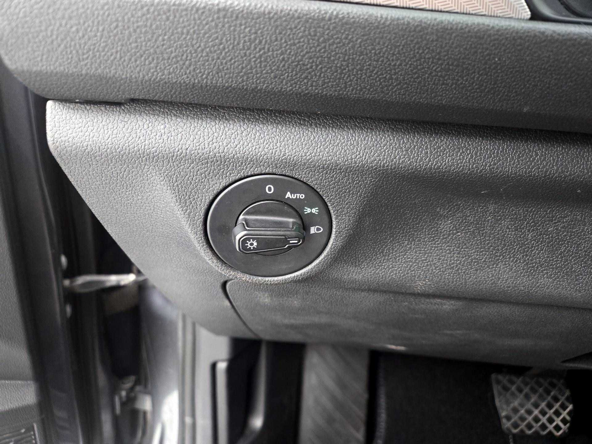 Thumbnail: 2019 Volkswagen Jetta - 13