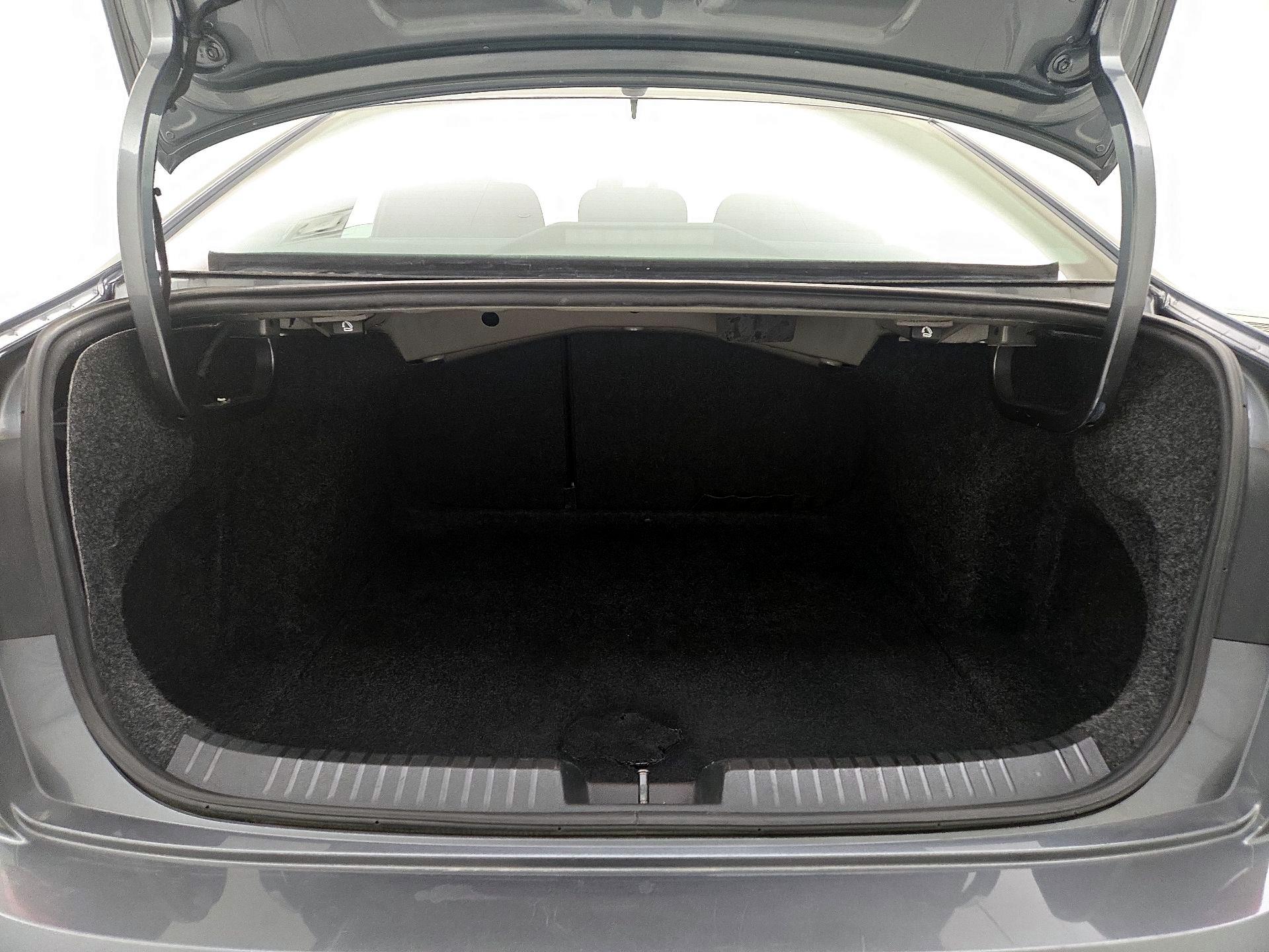 Thumbnail: 2019 Volkswagen Jetta - 20