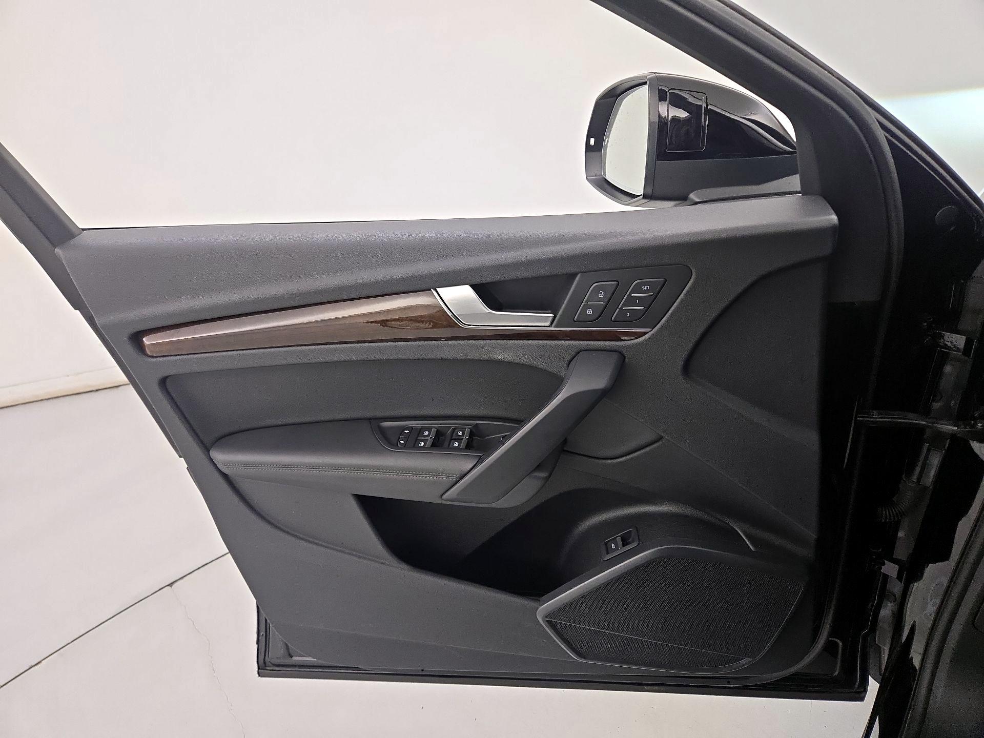 Thumbnail: 2020 Audi Q5 - 12