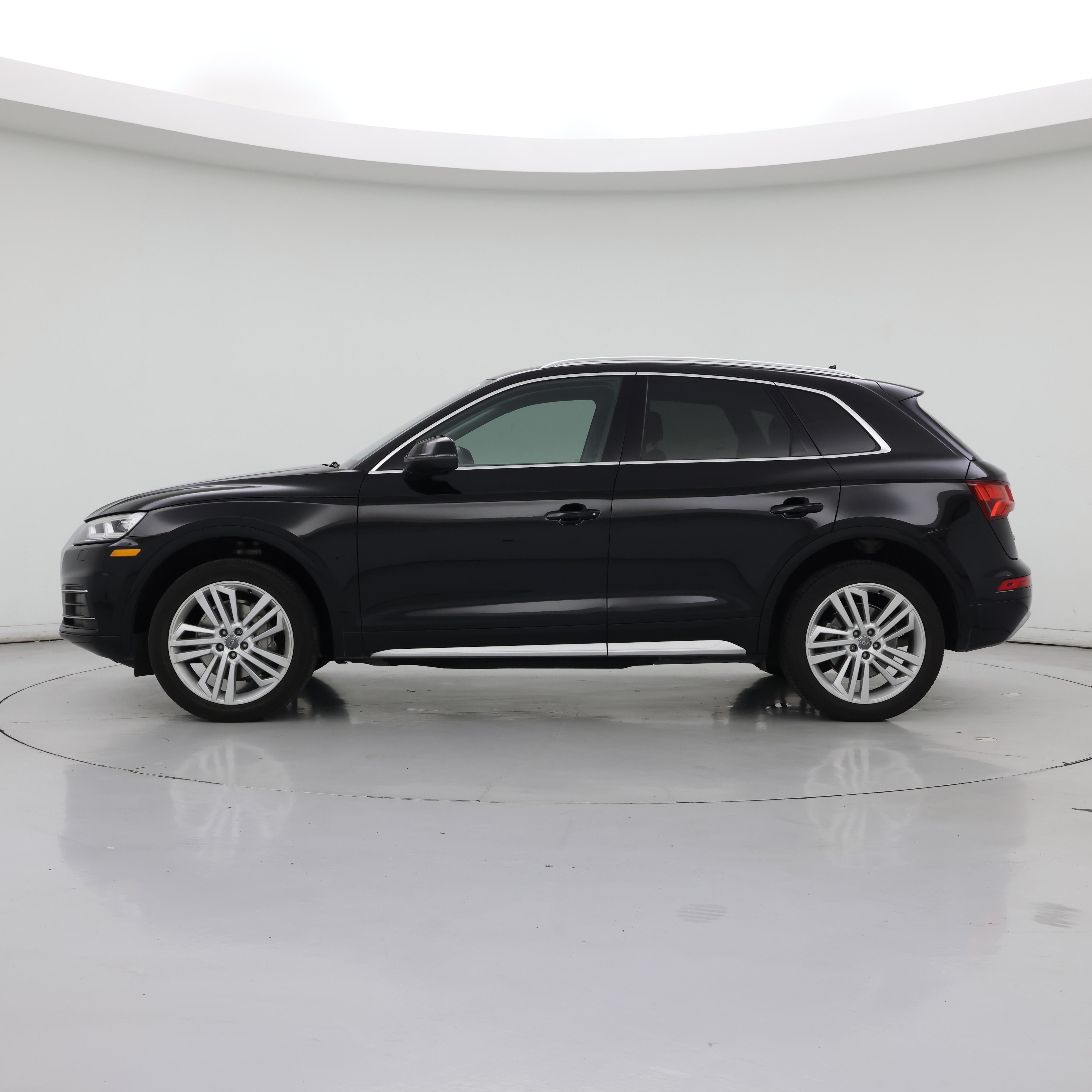 Thumbnail: 2020 Audi Q5 - 3