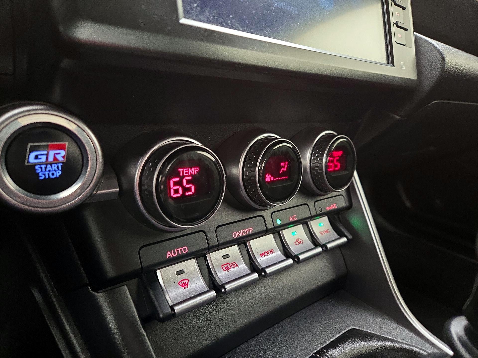 Thumbnail: 2022 Toyota GR86 - 16