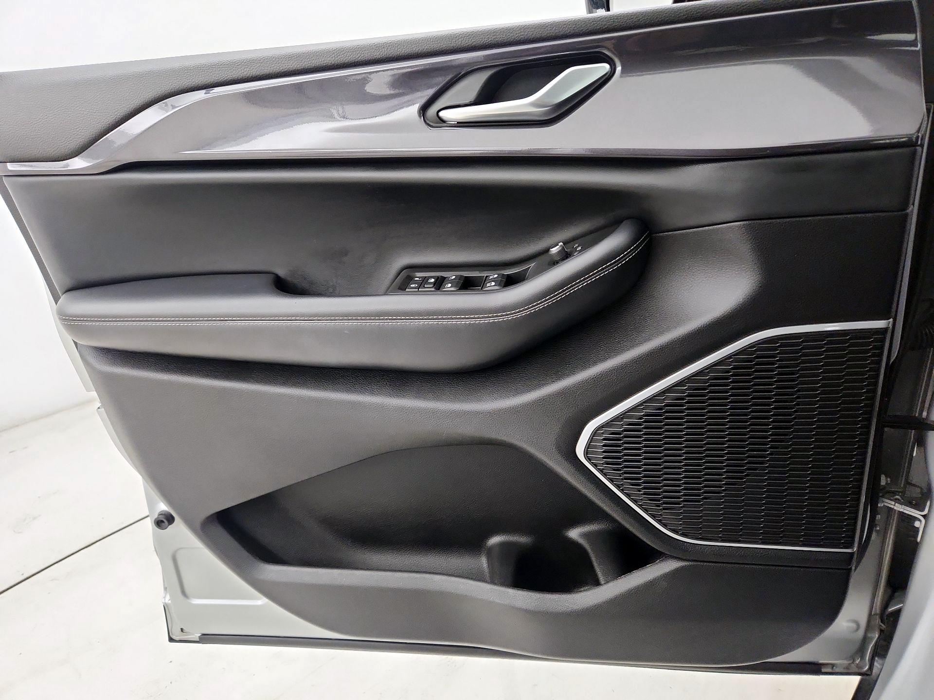 Thumbnail: 2021 Jeep Grand Cherokee L - 12