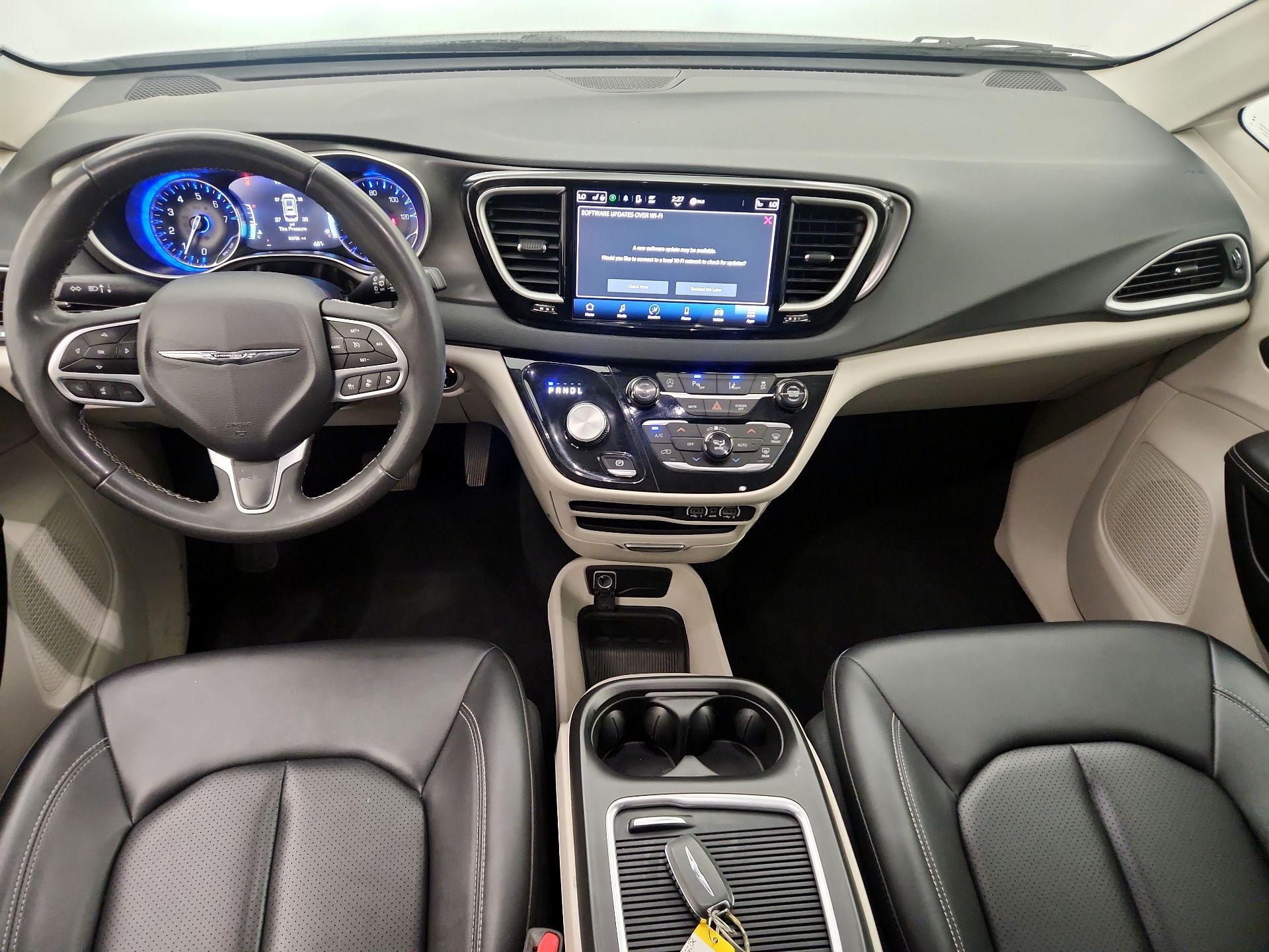 Thumbnail: 2024 Chrysler Pacifica - 9