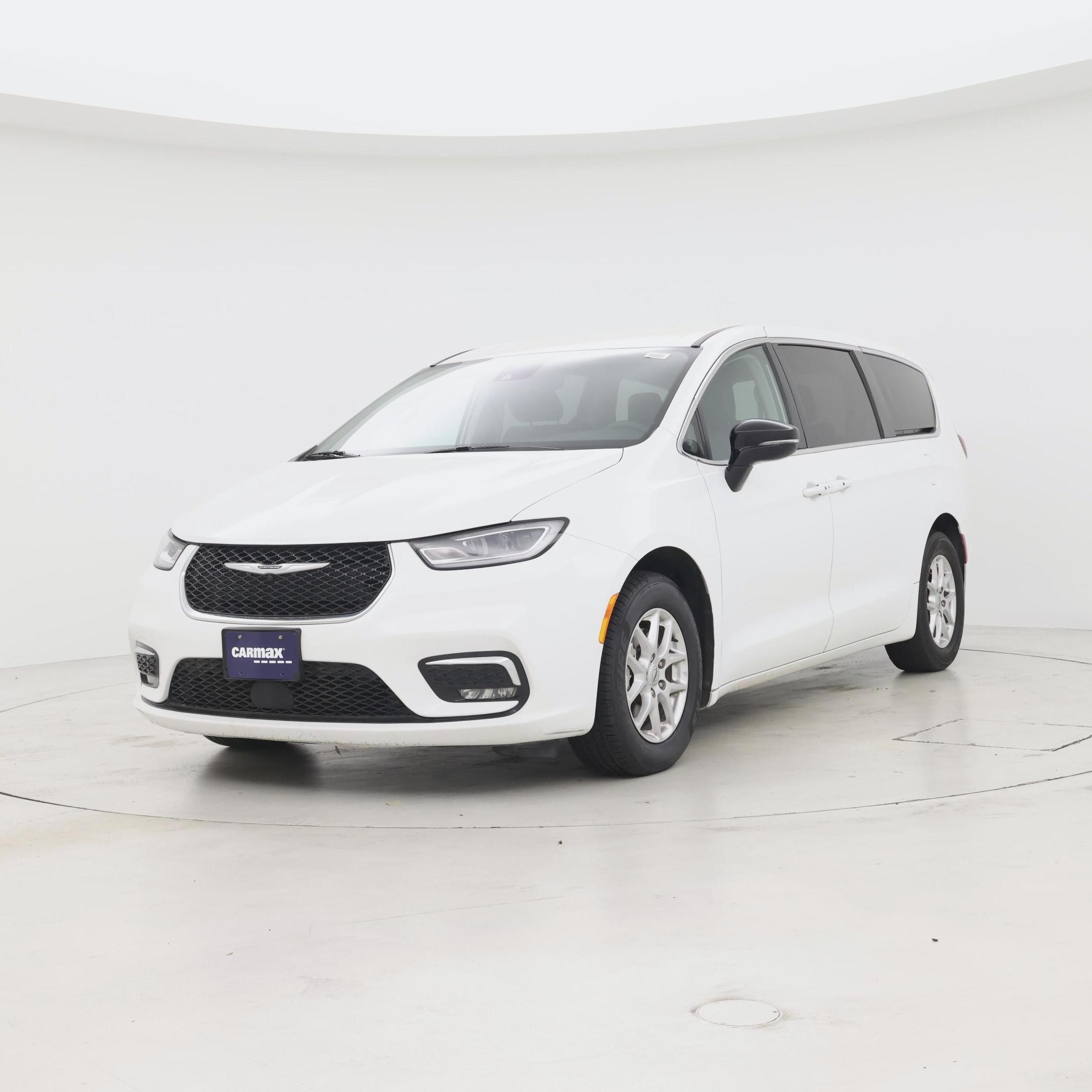 Thumbnail: 2024 Chrysler Pacifica - 4