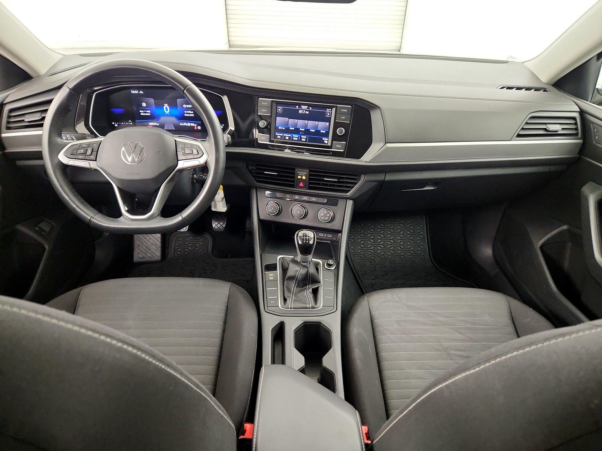 Thumbnail: 2024 Volkswagen Jetta - 9