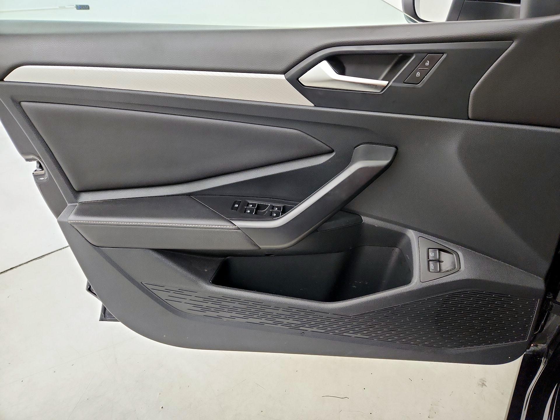 Thumbnail: 2024 Volkswagen Jetta - 12