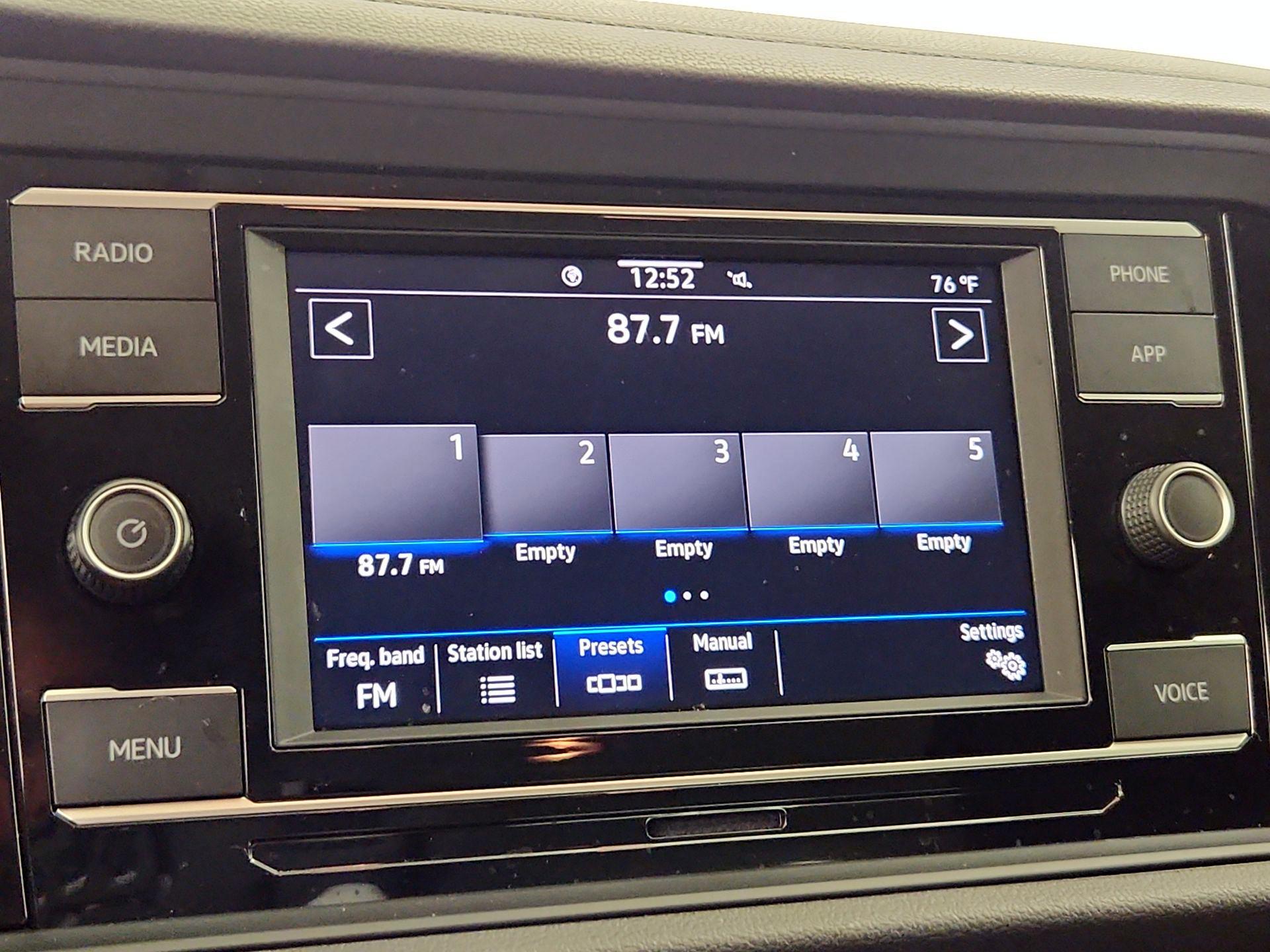 Thumbnail: 2024 Volkswagen Jetta - 15