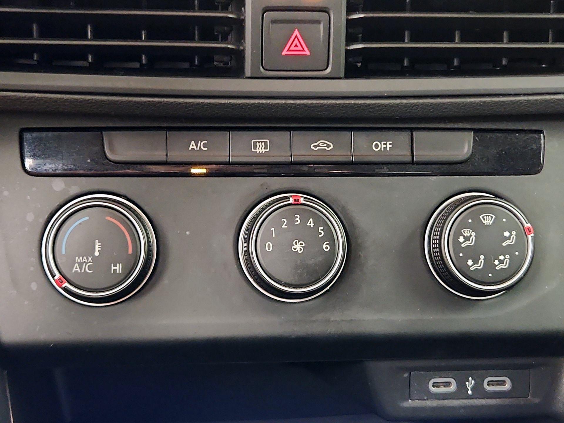 Thumbnail: 2024 Volkswagen Jetta - 16