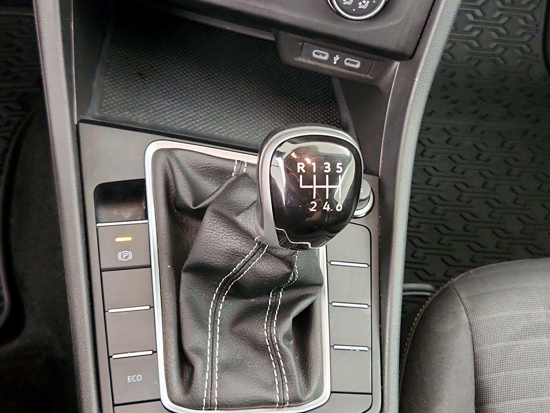 Thumbnail: 2024 Volkswagen Jetta - 17