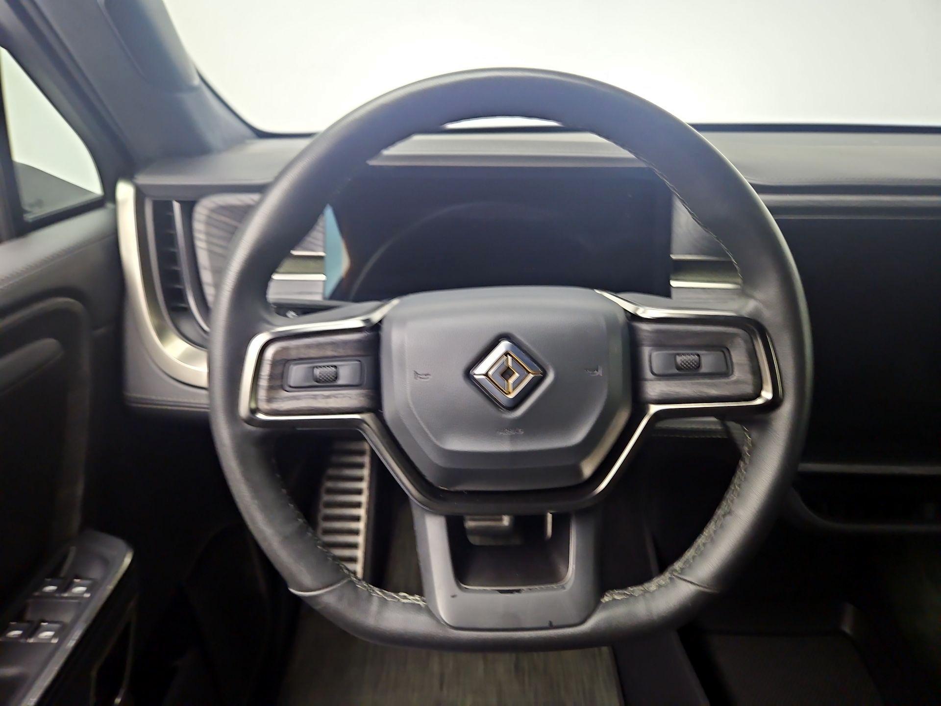 Thumbnail: 2023 Rivian R1S - 10