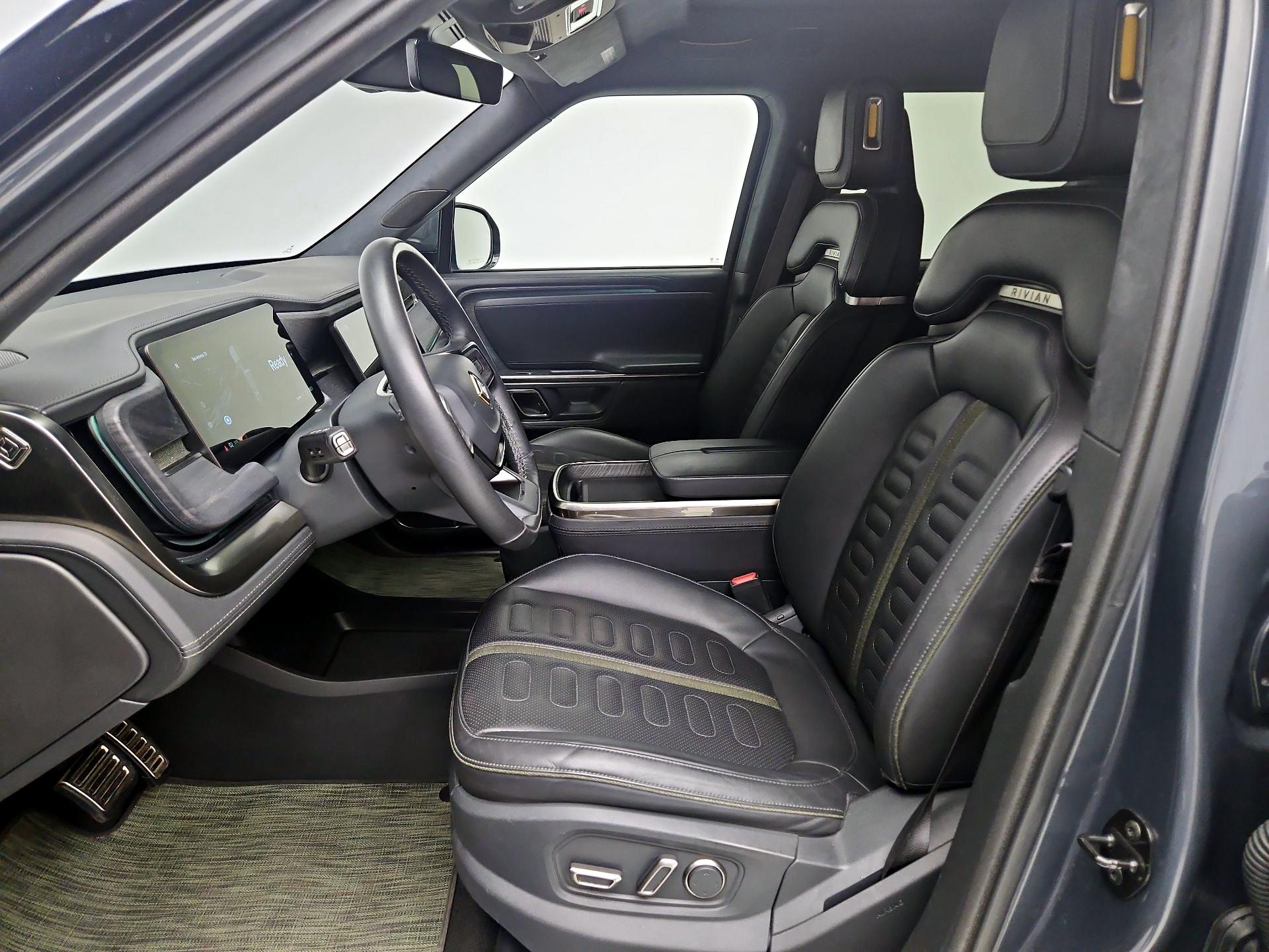 Thumbnail: 2023 Rivian R1S - 11