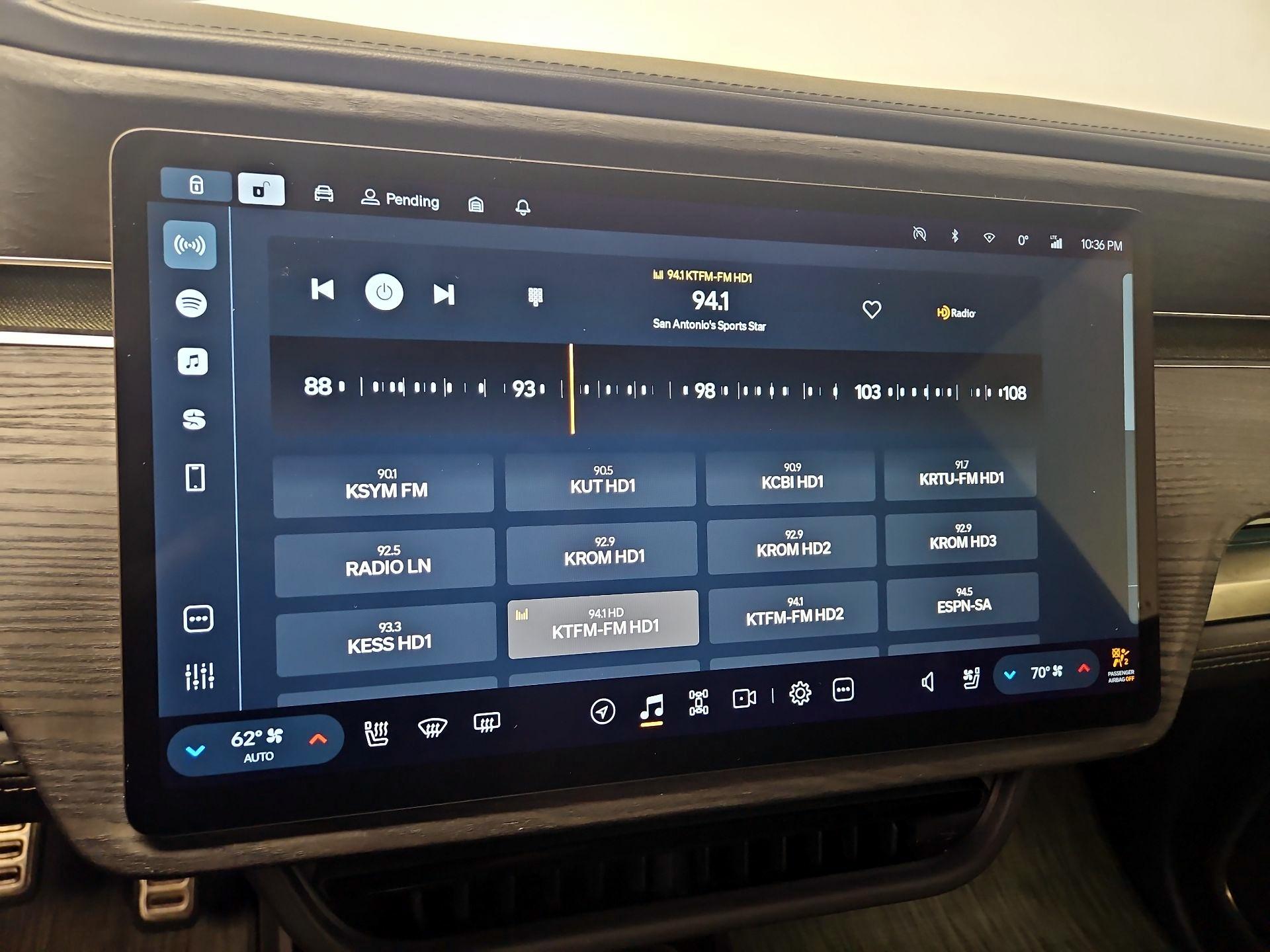 Thumbnail: 2023 Rivian R1S - 15