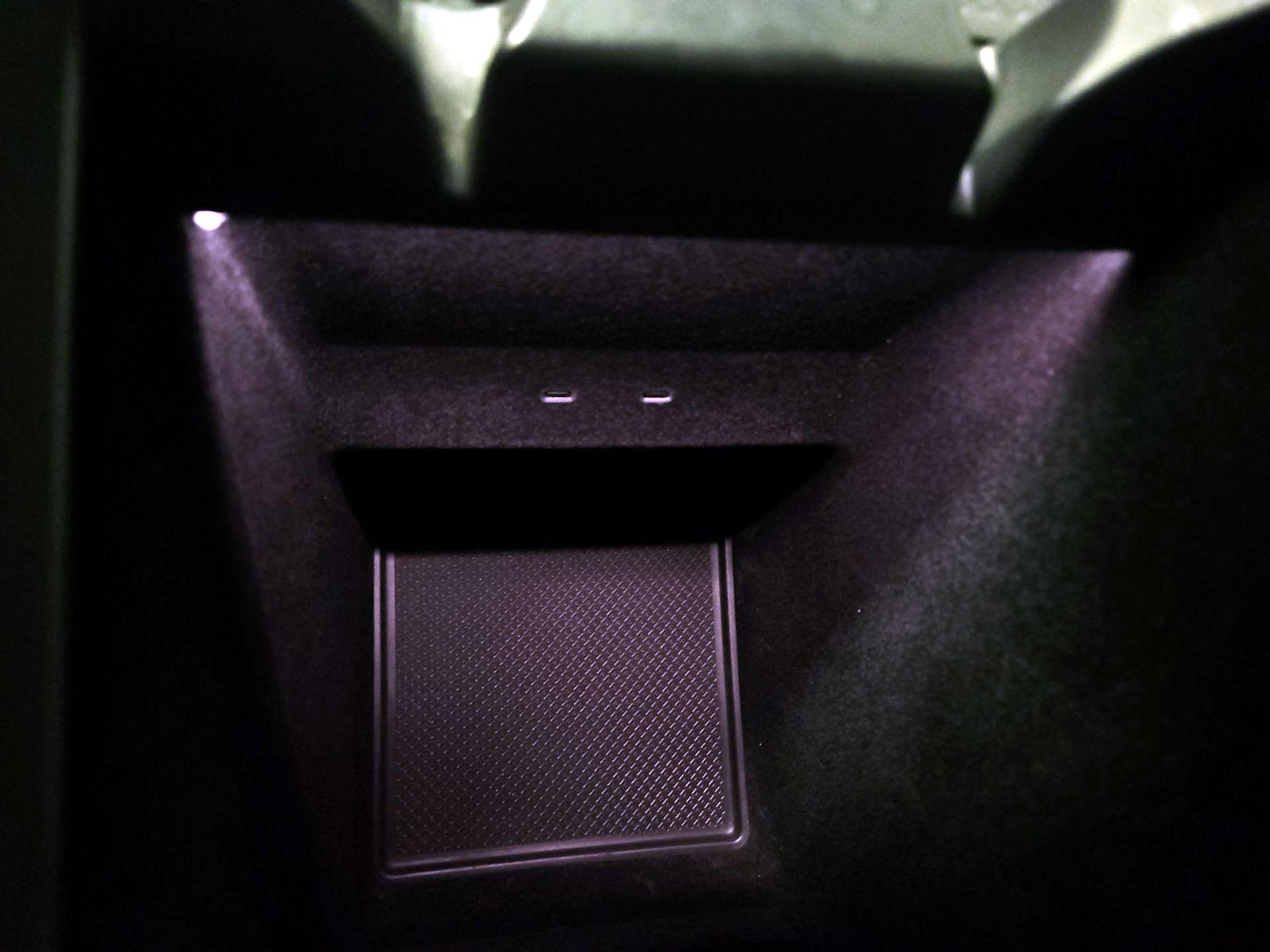 Thumbnail: 2023 Rivian R1S - 18