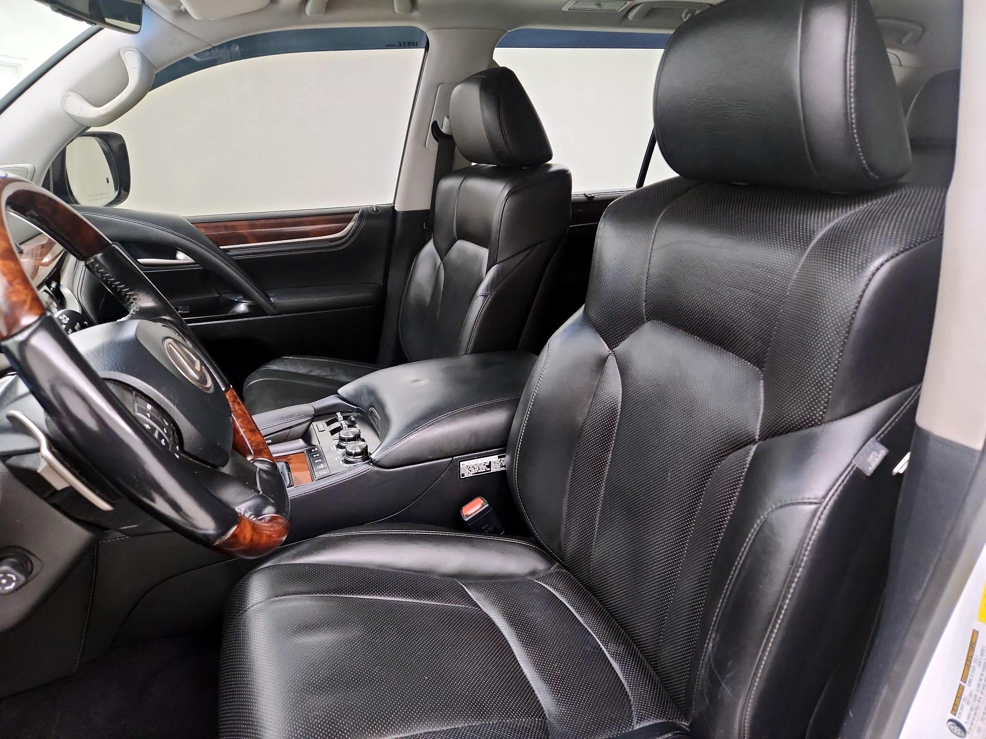 Thumbnail: 2017 Lexus LX - 11