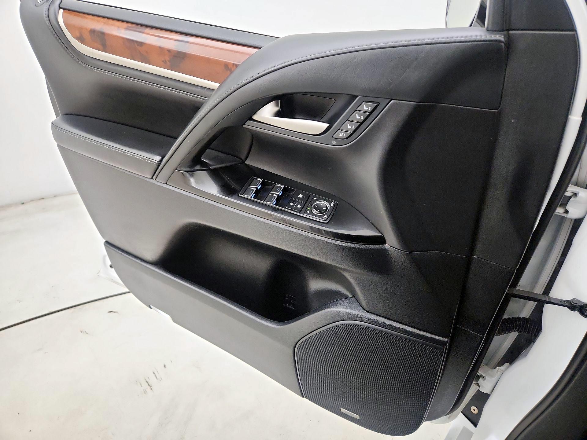 Thumbnail: 2017 Lexus LX - 12