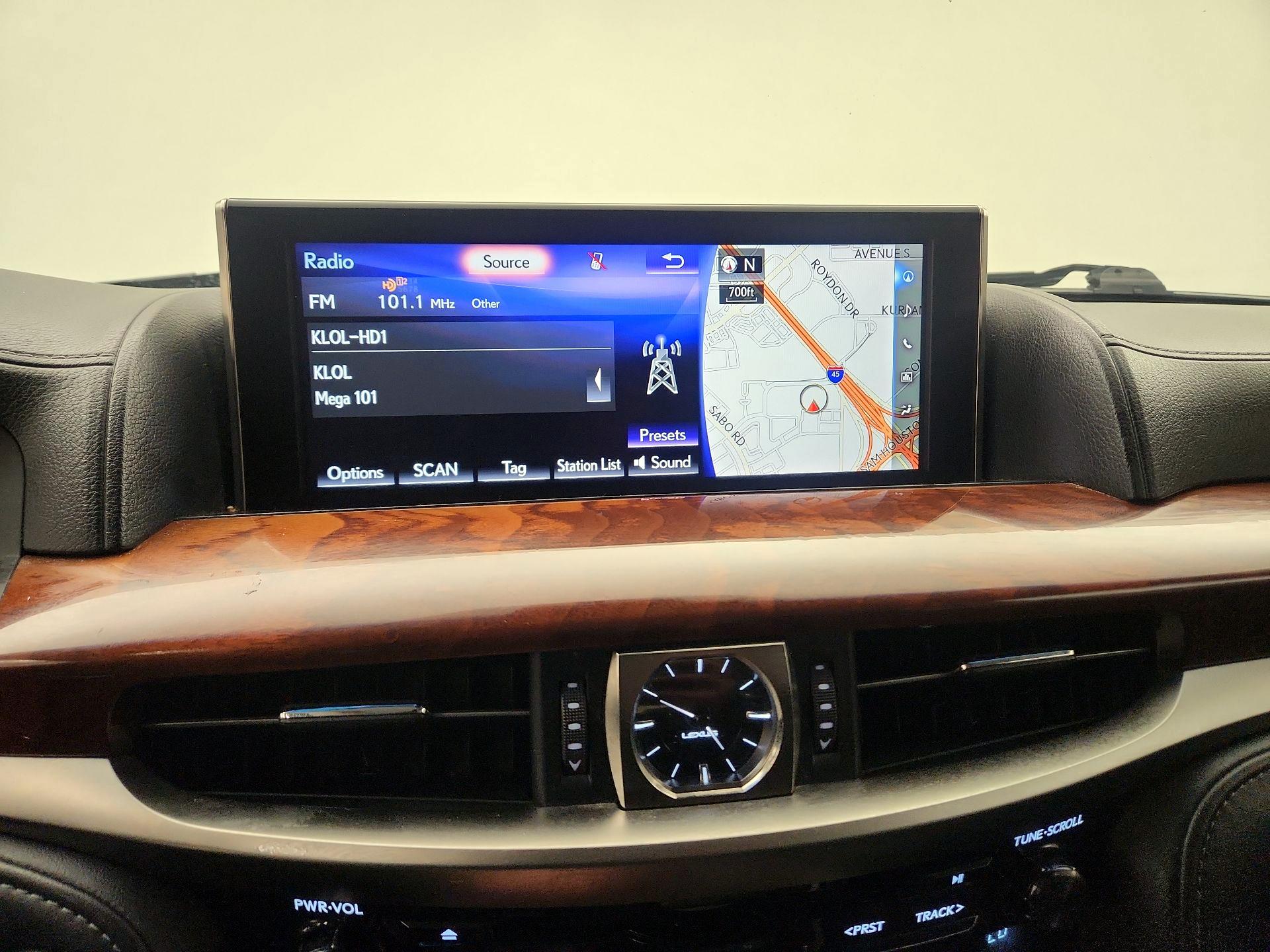 Thumbnail: 2017 Lexus LX - 14