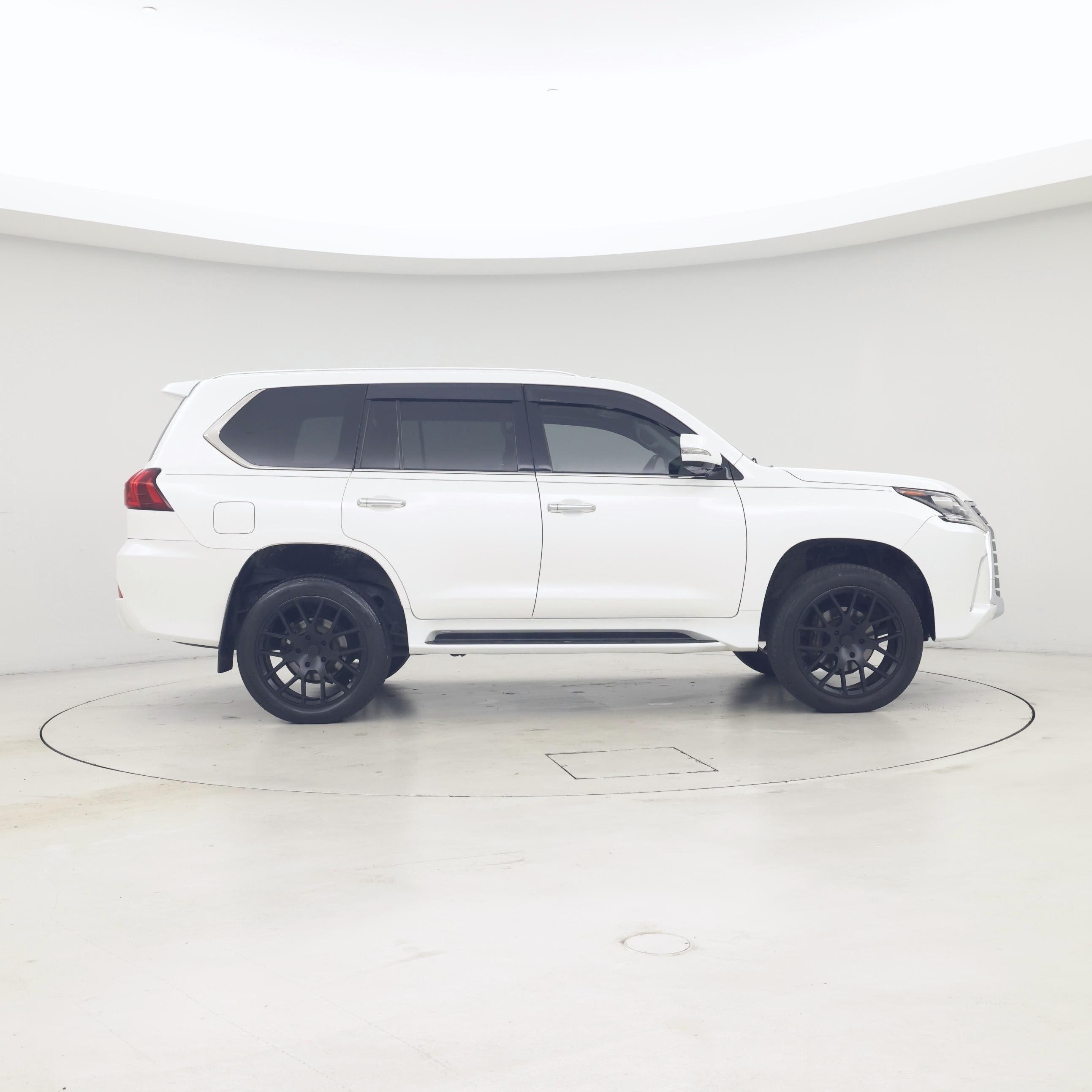 Thumbnail: 2017 Lexus LX - 7