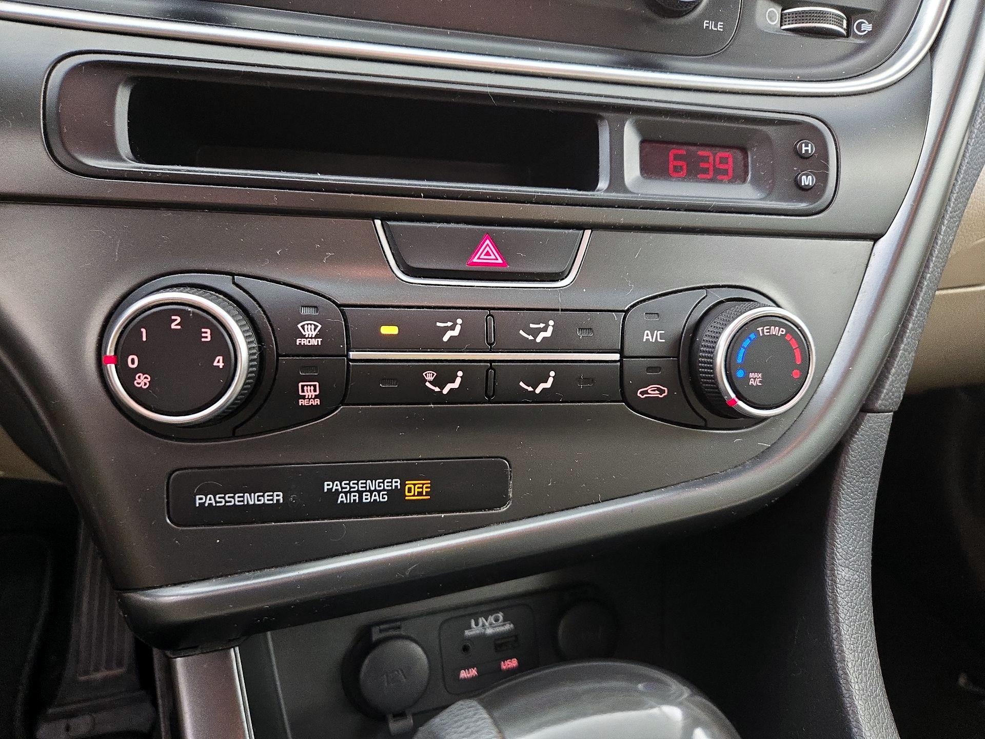 Thumbnail: 2015 Kia Optima - 16