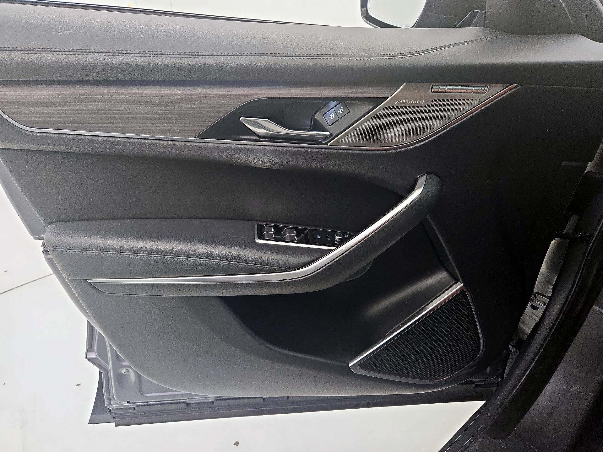 Thumbnail: 2022 Jaguar F-Pace - 12