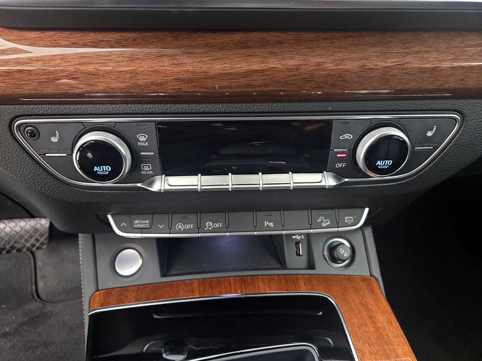 Thumbnail: 2022 Audi Q5 - 17