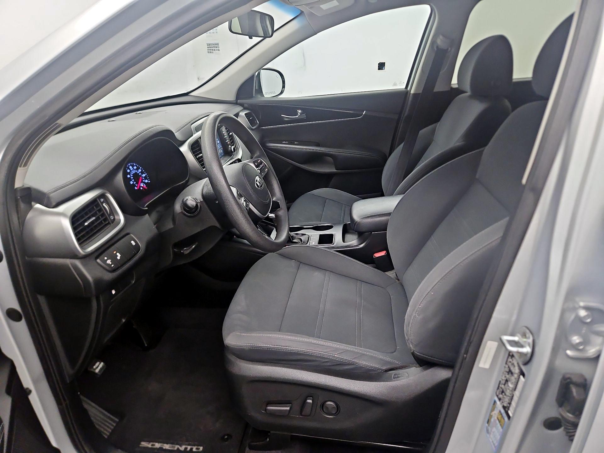 Thumbnail: 2019 Kia Sorento - 11