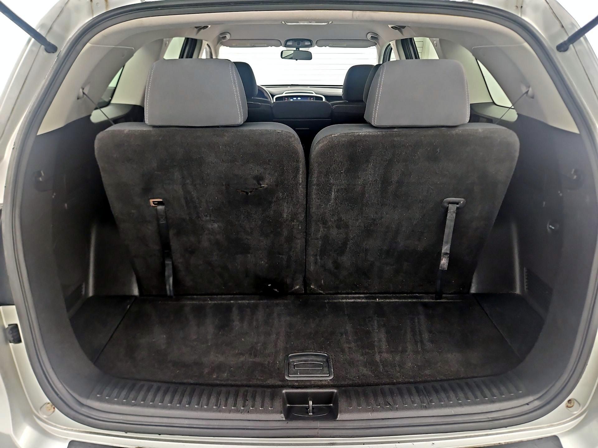 Thumbnail: 2019 Kia Sorento - 17