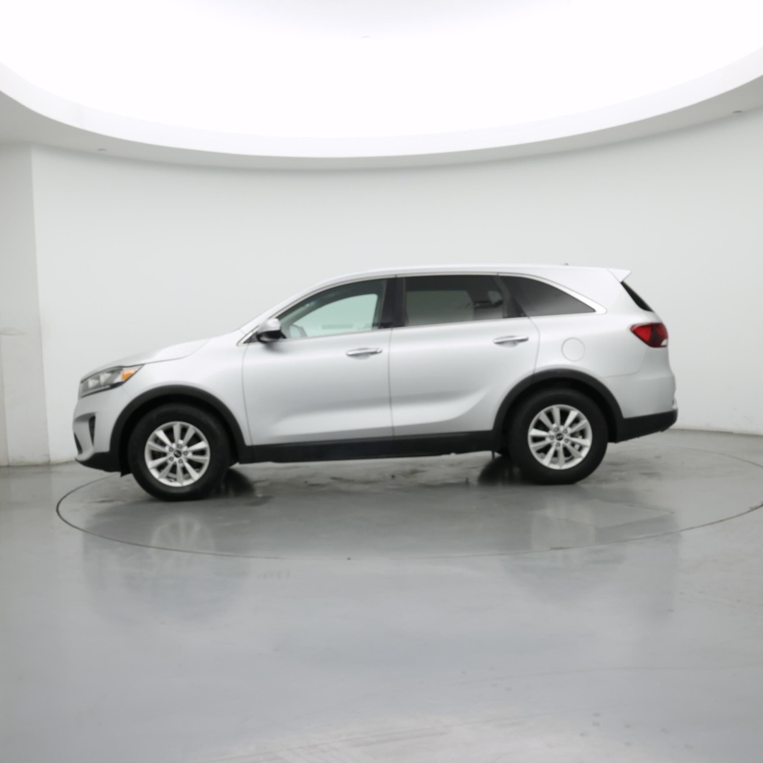 Thumbnail: 2019 Kia Sorento - 3