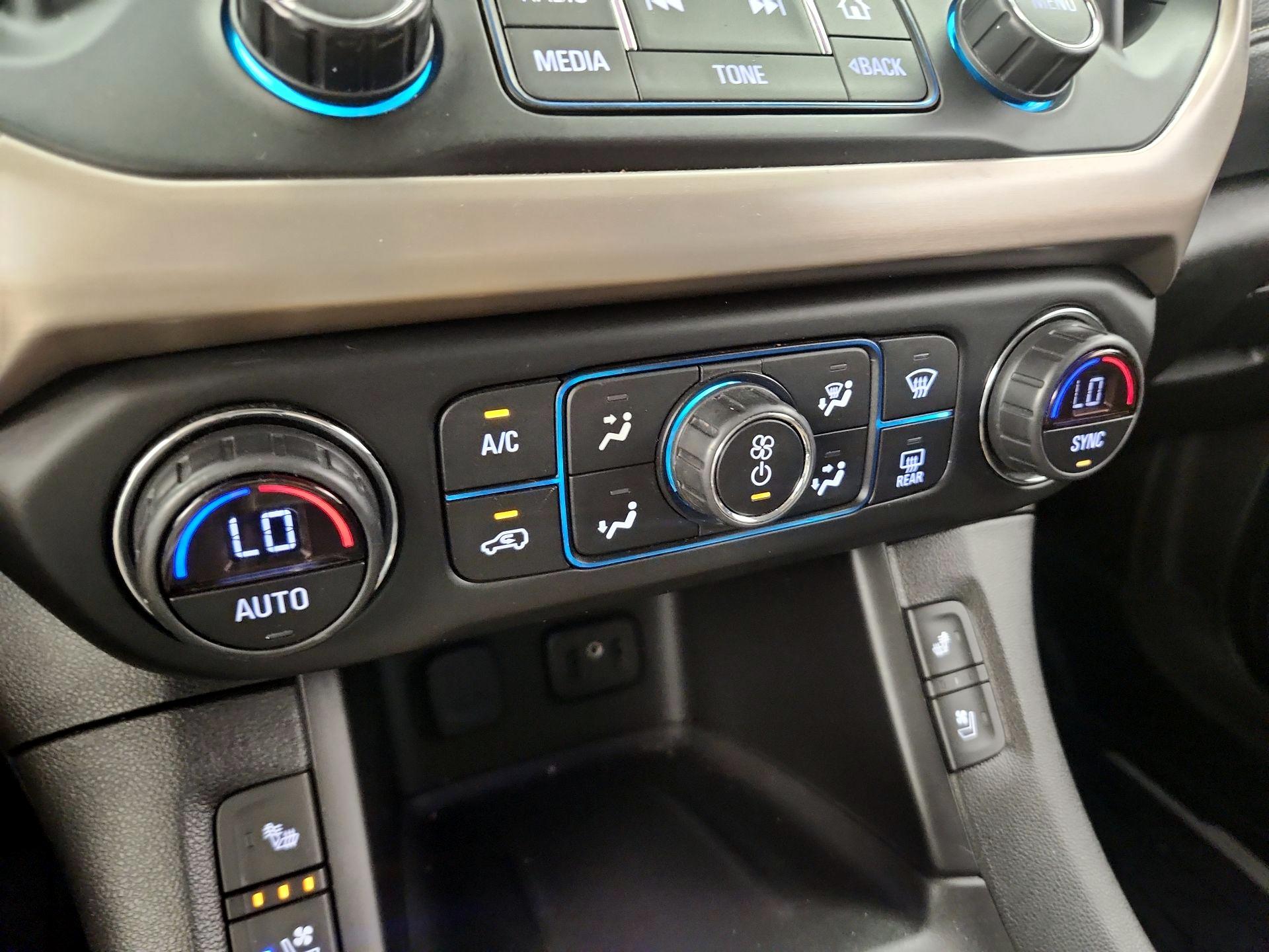 Thumbnail: 2019 GMC Acadia - 17