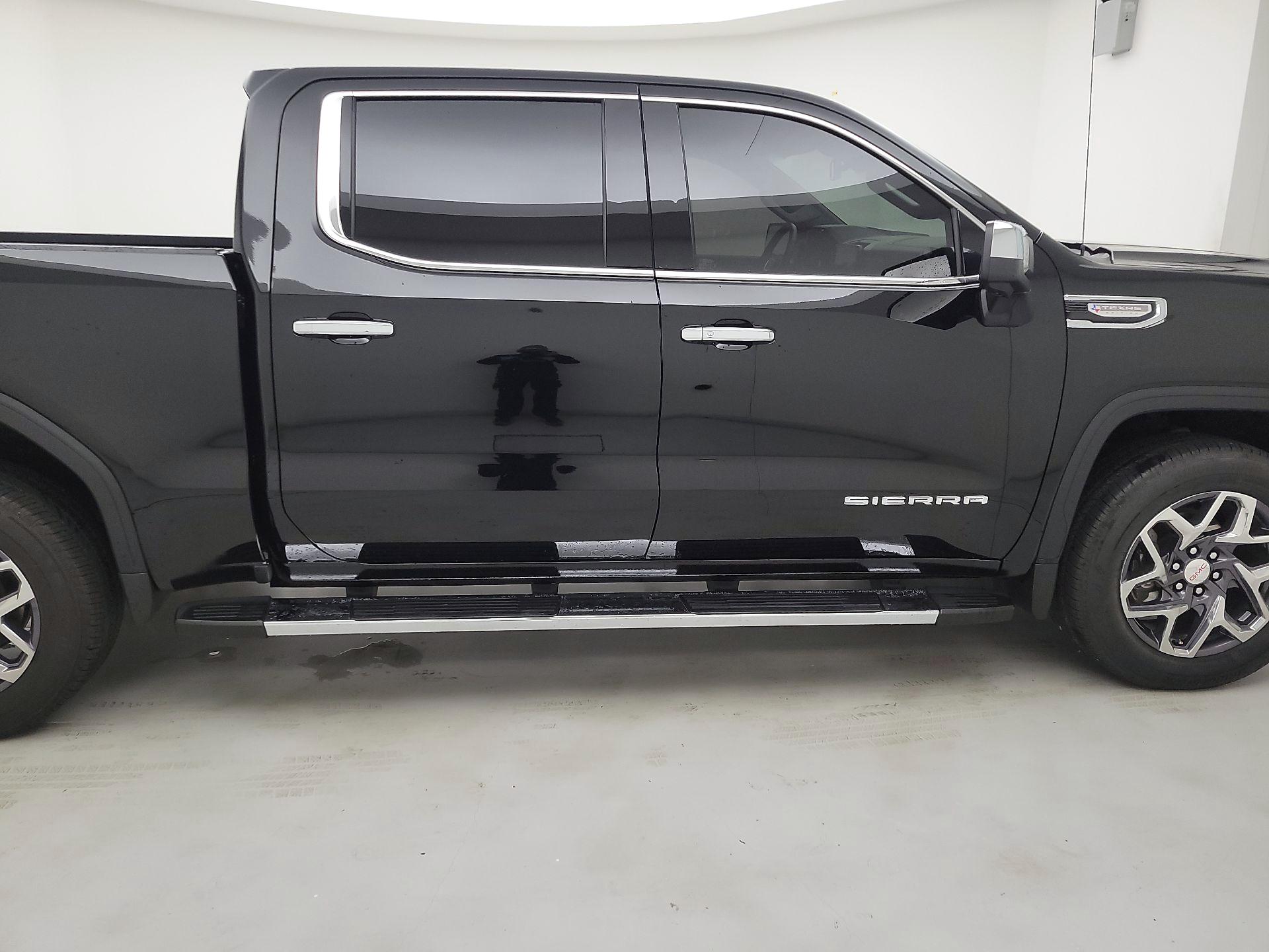 Thumbnail: 2025 GMC Sierra 1500 - 4