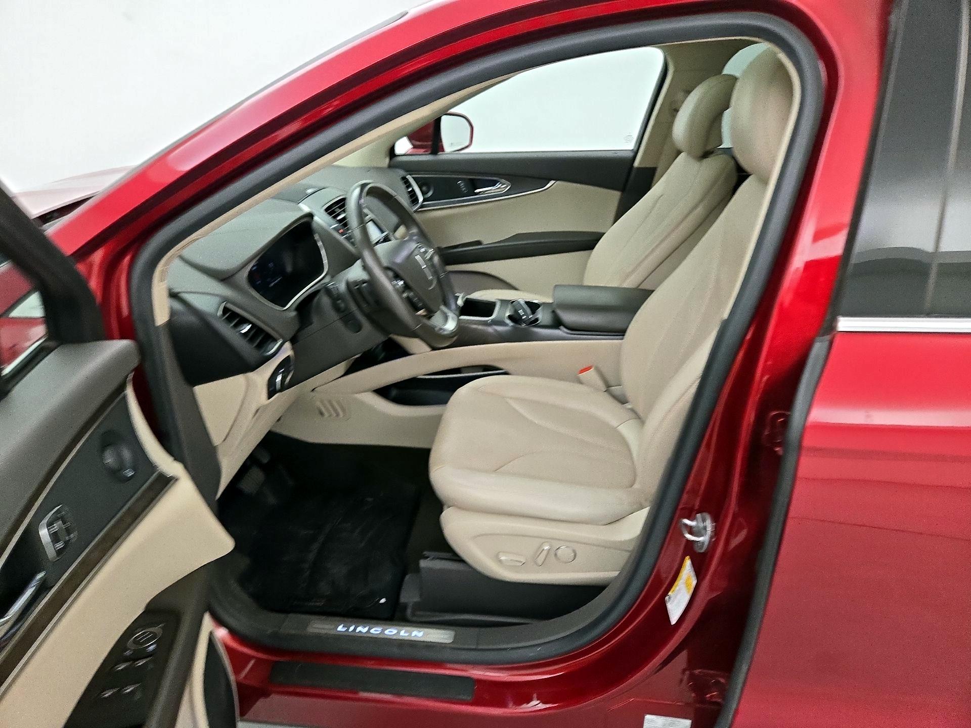 Thumbnail: 2019 Lincoln Nautilus - 11