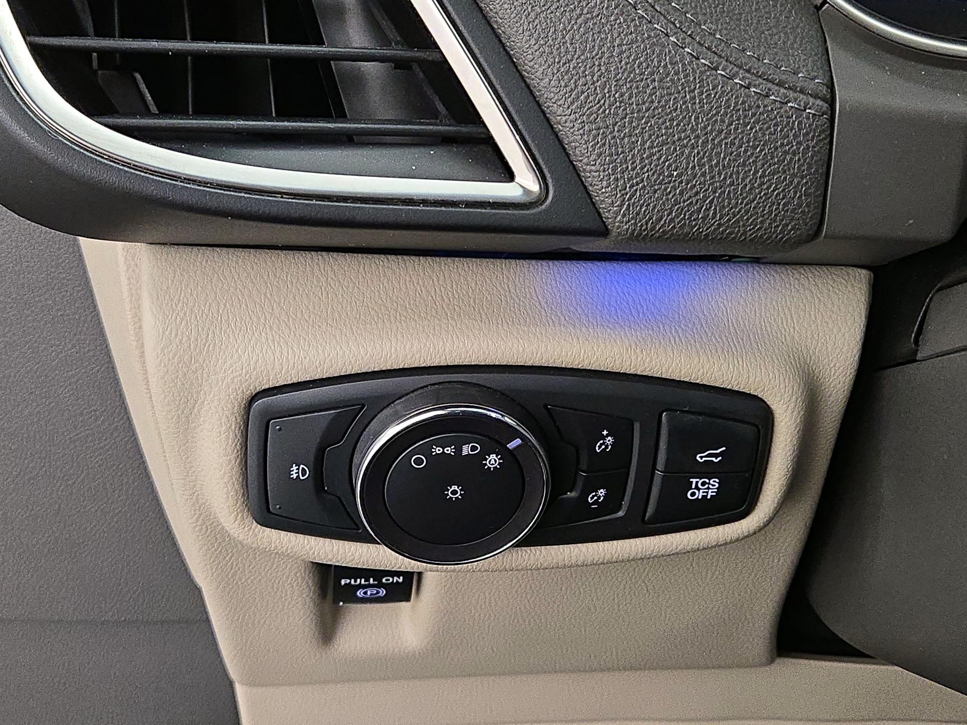 Thumbnail: 2019 Lincoln Nautilus - 13