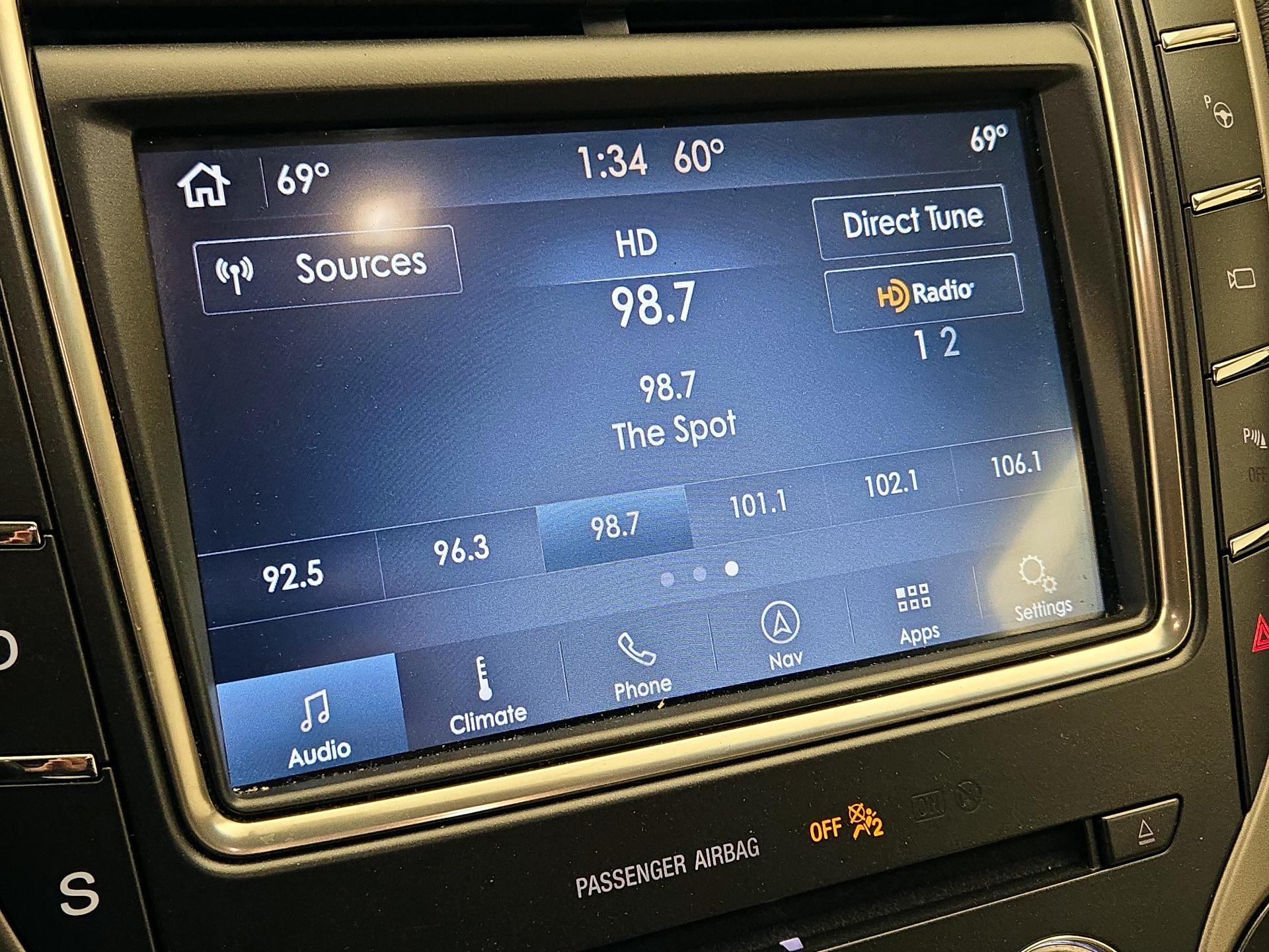 Thumbnail: 2019 Lincoln Nautilus - 16