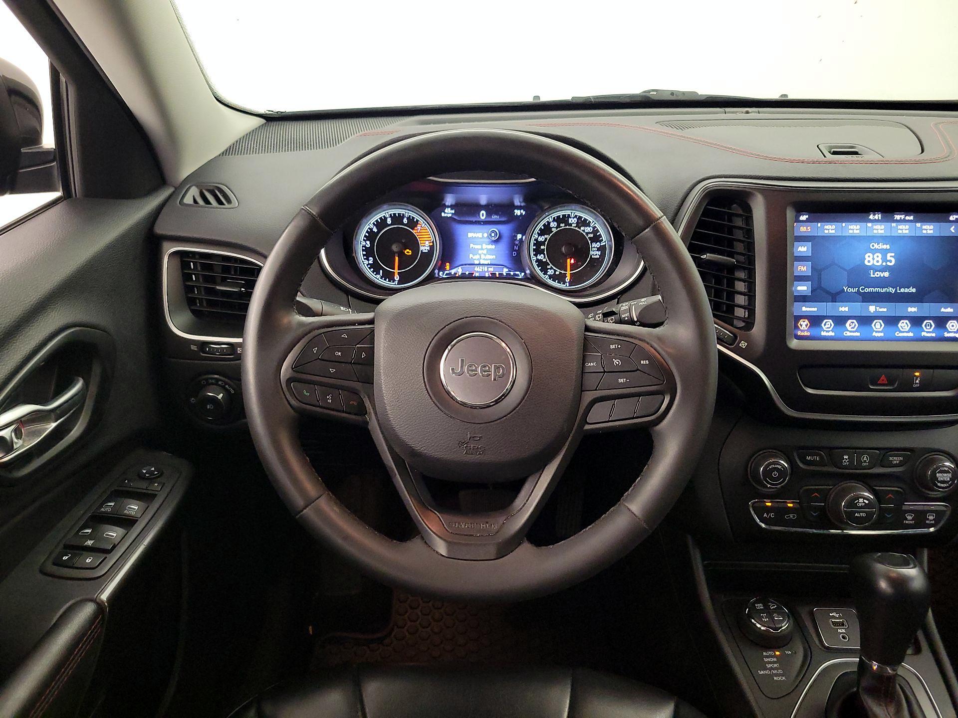 Thumbnail: 2022 Jeep Cherokee - 10