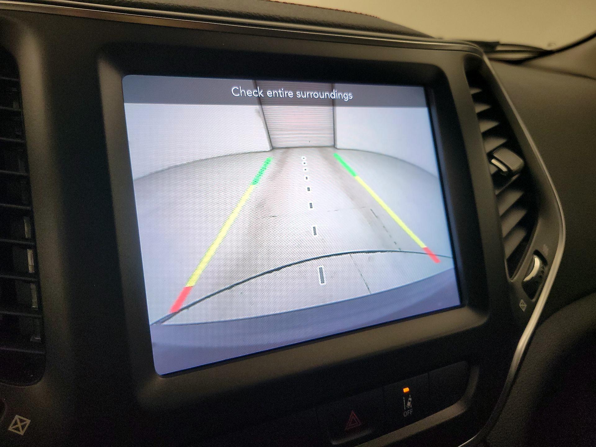 Thumbnail: 2022 Jeep Cherokee - 14