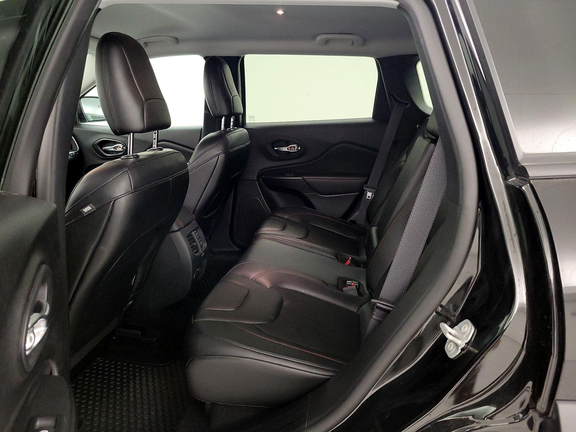 Thumbnail: 2022 Jeep Cherokee - 19