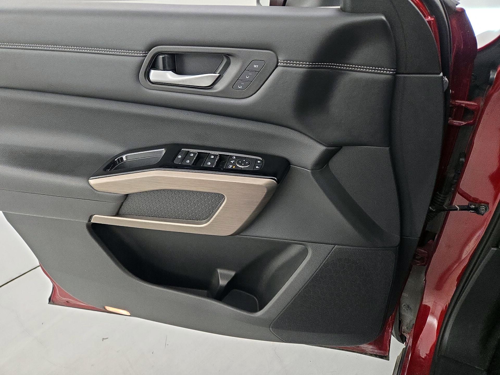 Thumbnail: 2022 Nissan Pathfinder - 12