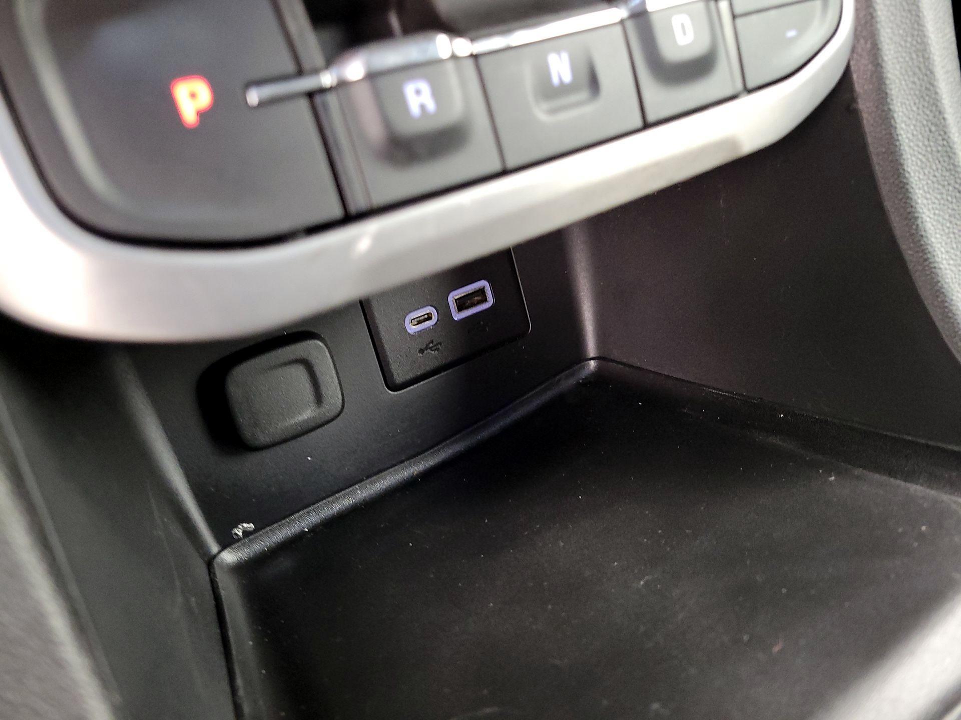 Thumbnail: 2022 GMC Acadia - 16