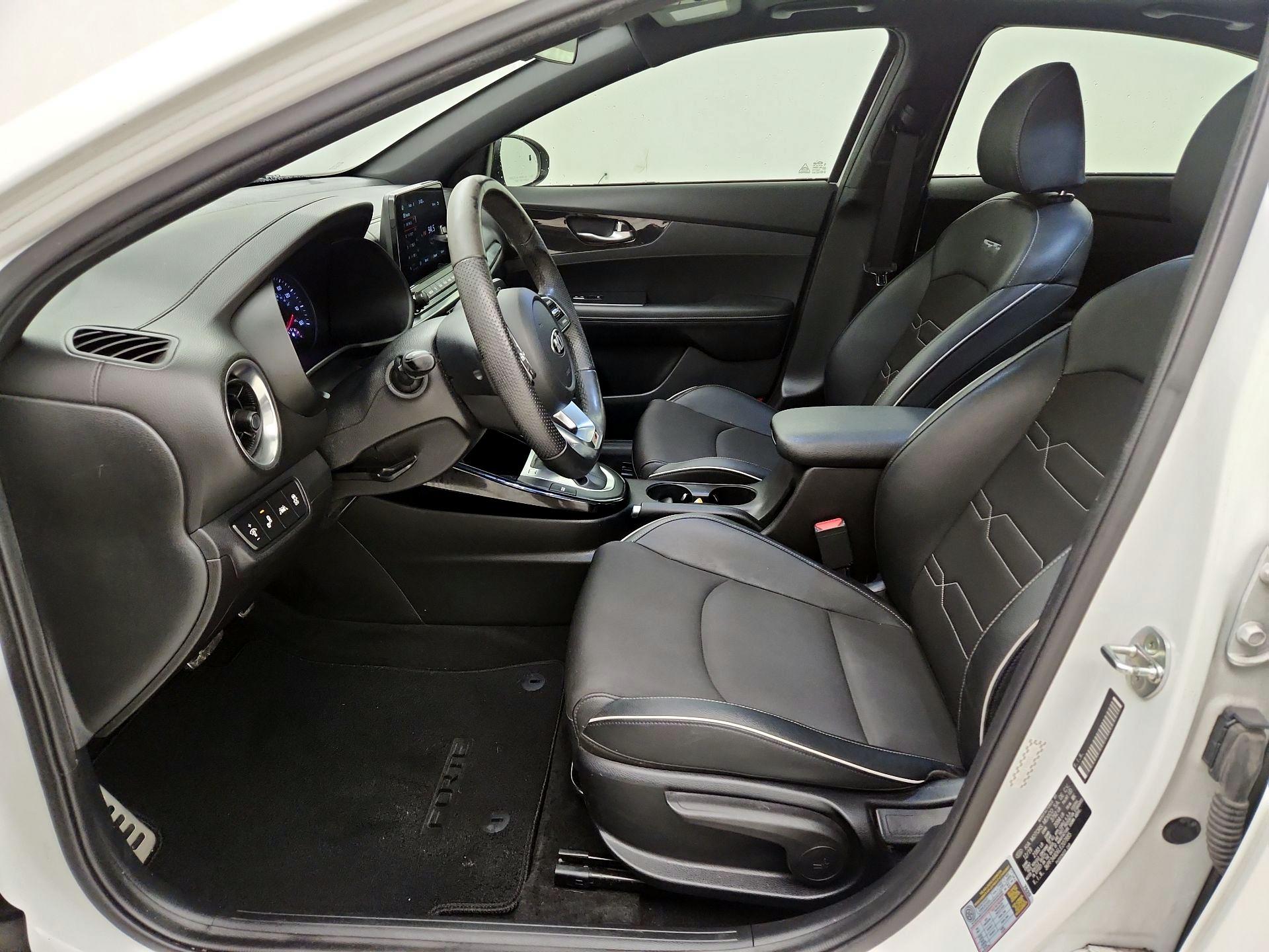 Thumbnail: 2020 Kia Forte - 11