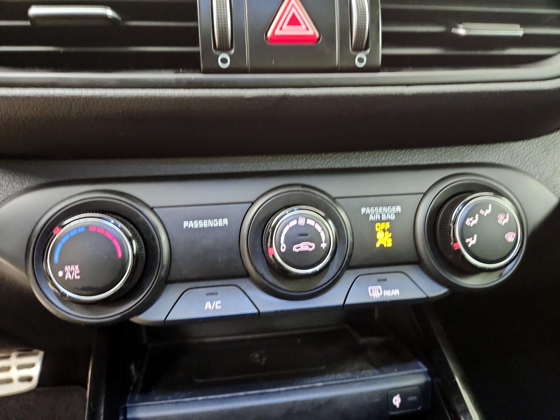 Thumbnail: 2020 Kia Forte - 16