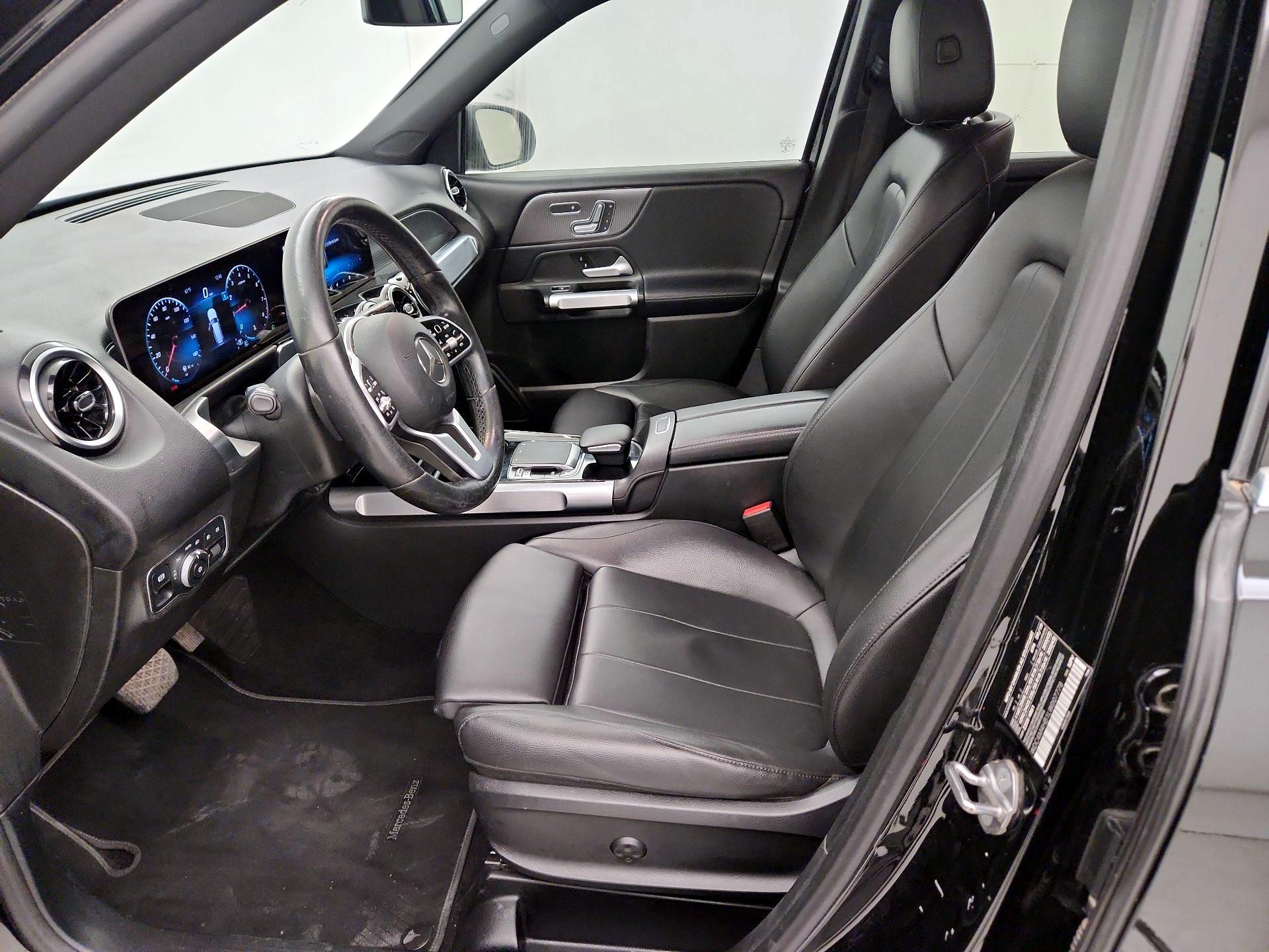 Thumbnail: 2020 Mercedes-Benz GLB - 11