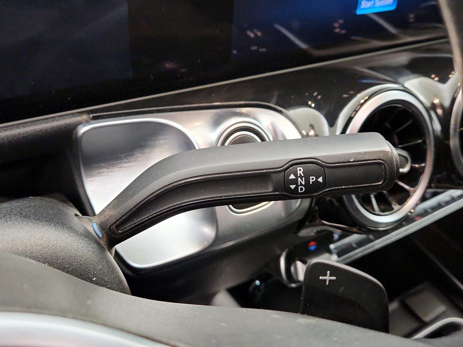 Thumbnail: 2020 Mercedes-Benz GLB - 17