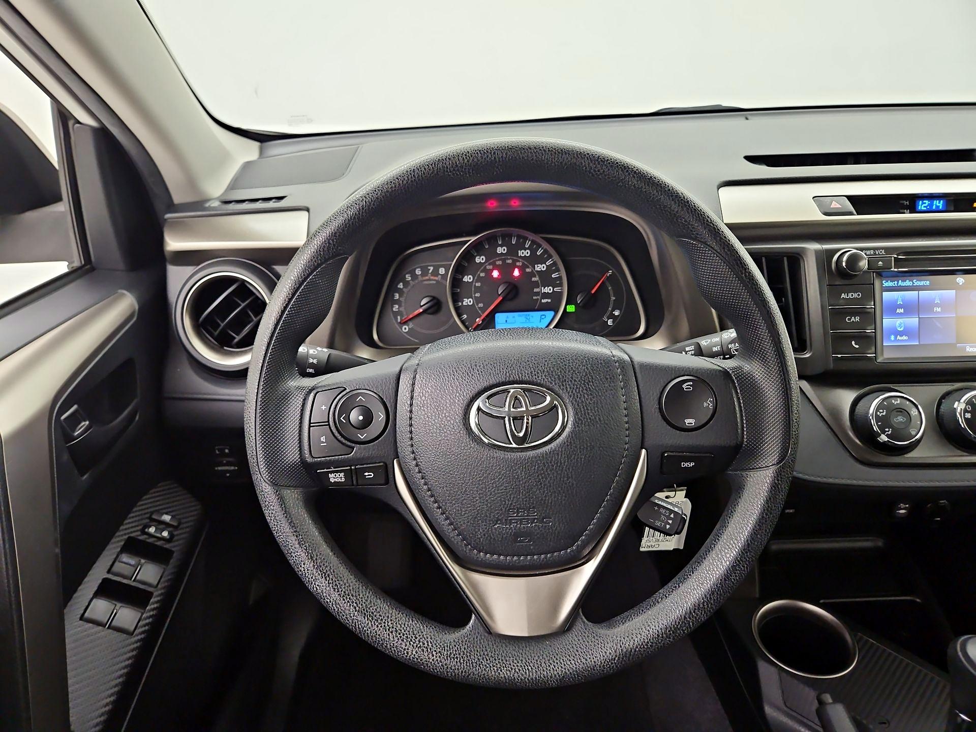 Thumbnail: 2015 Toyota RAV4 - 10