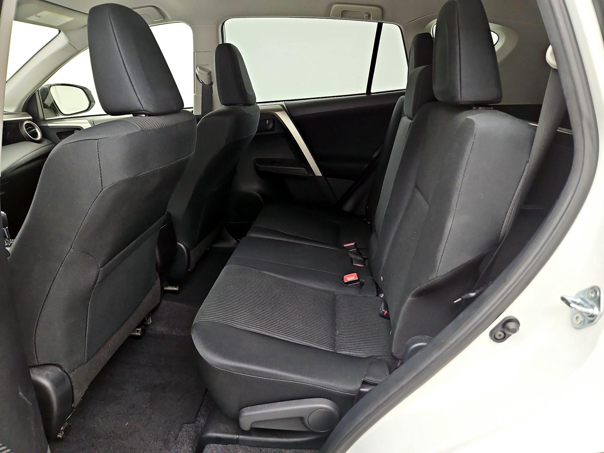 Thumbnail: 2015 Toyota RAV4 - 19