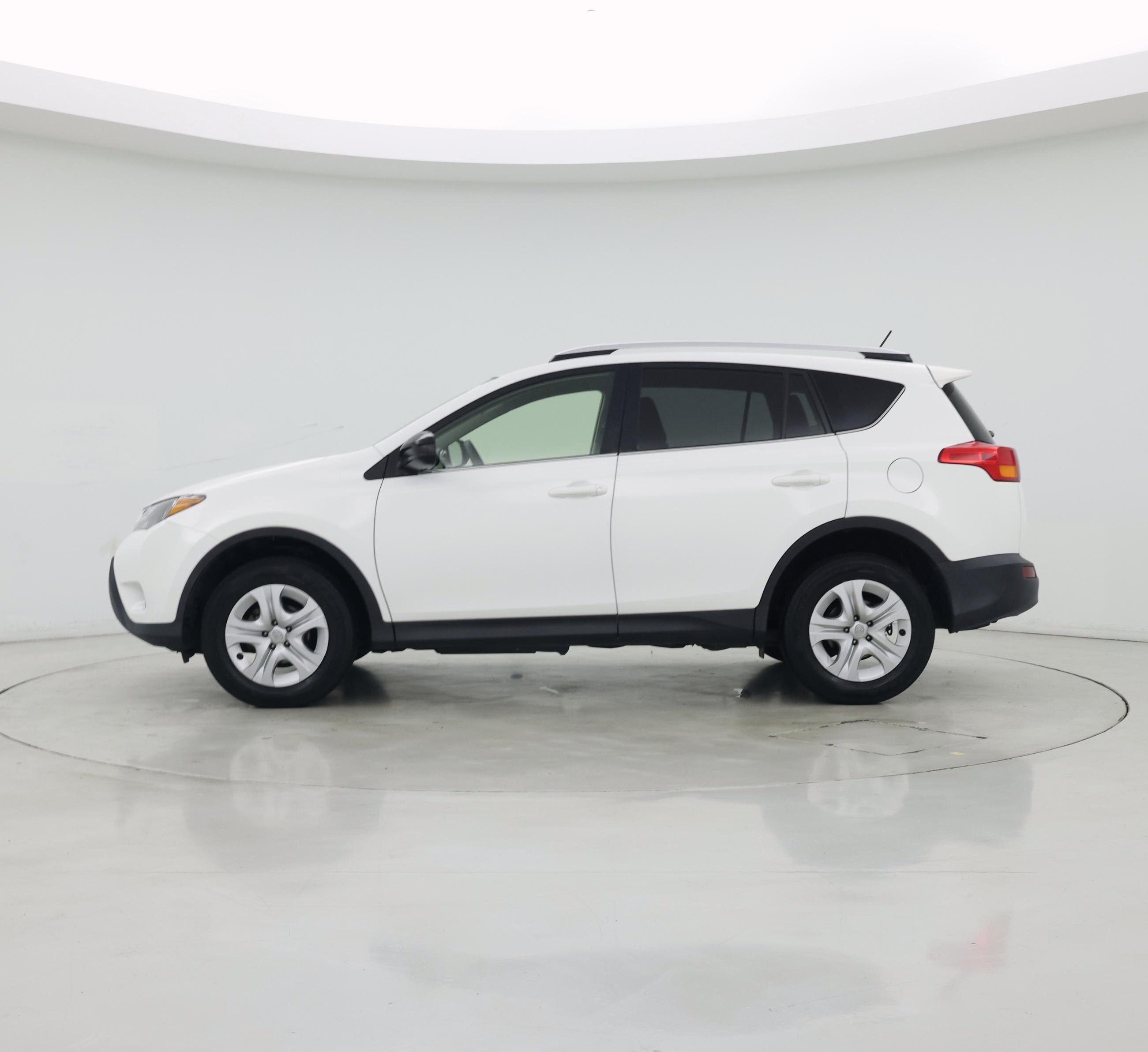 Thumbnail: 2015 Toyota RAV4 - 3
