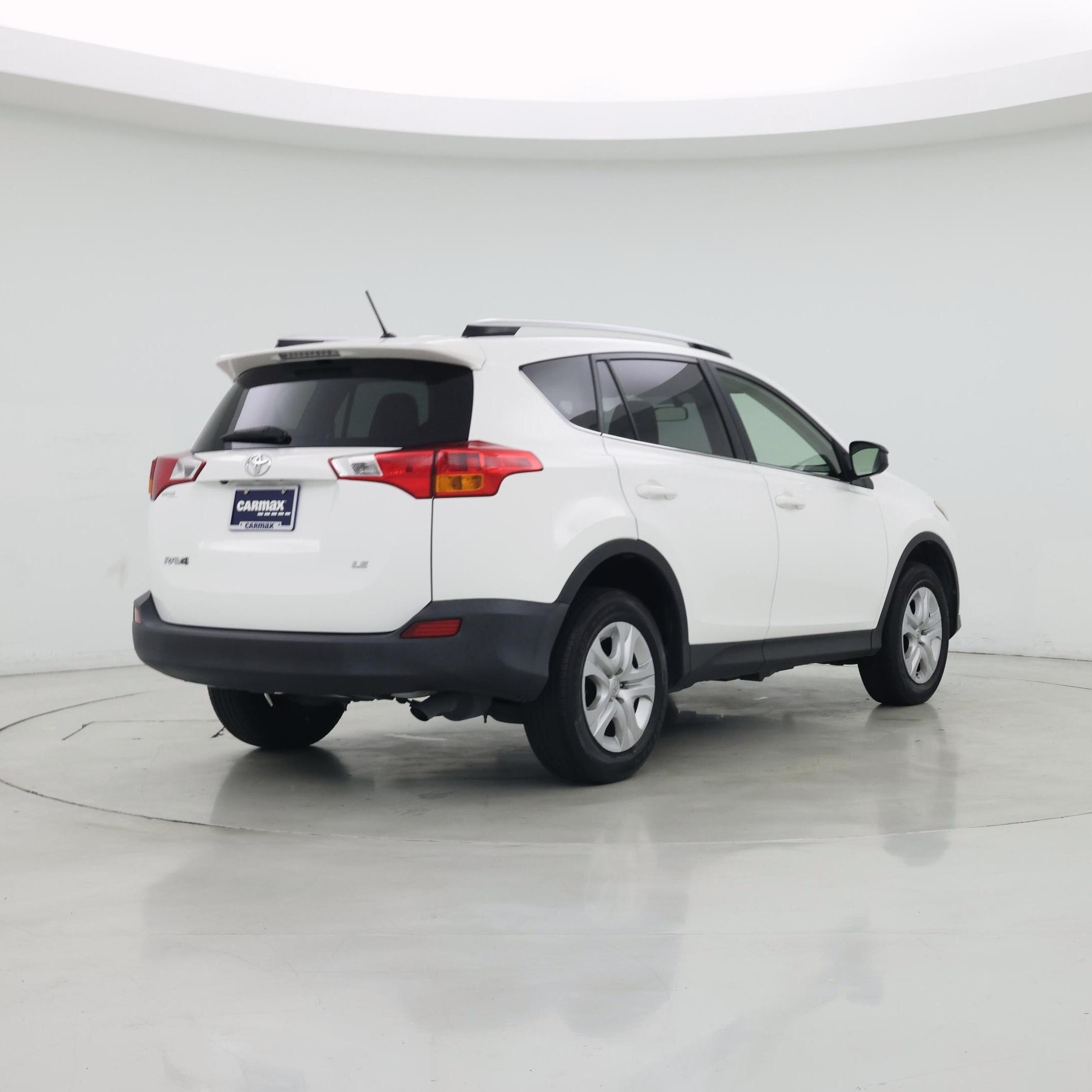 Thumbnail: 2015 Toyota RAV4 - 8