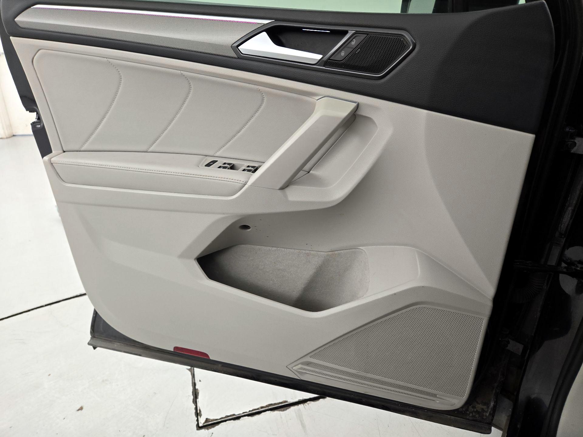 Thumbnail: 2022 Volkswagen Tiguan - 12