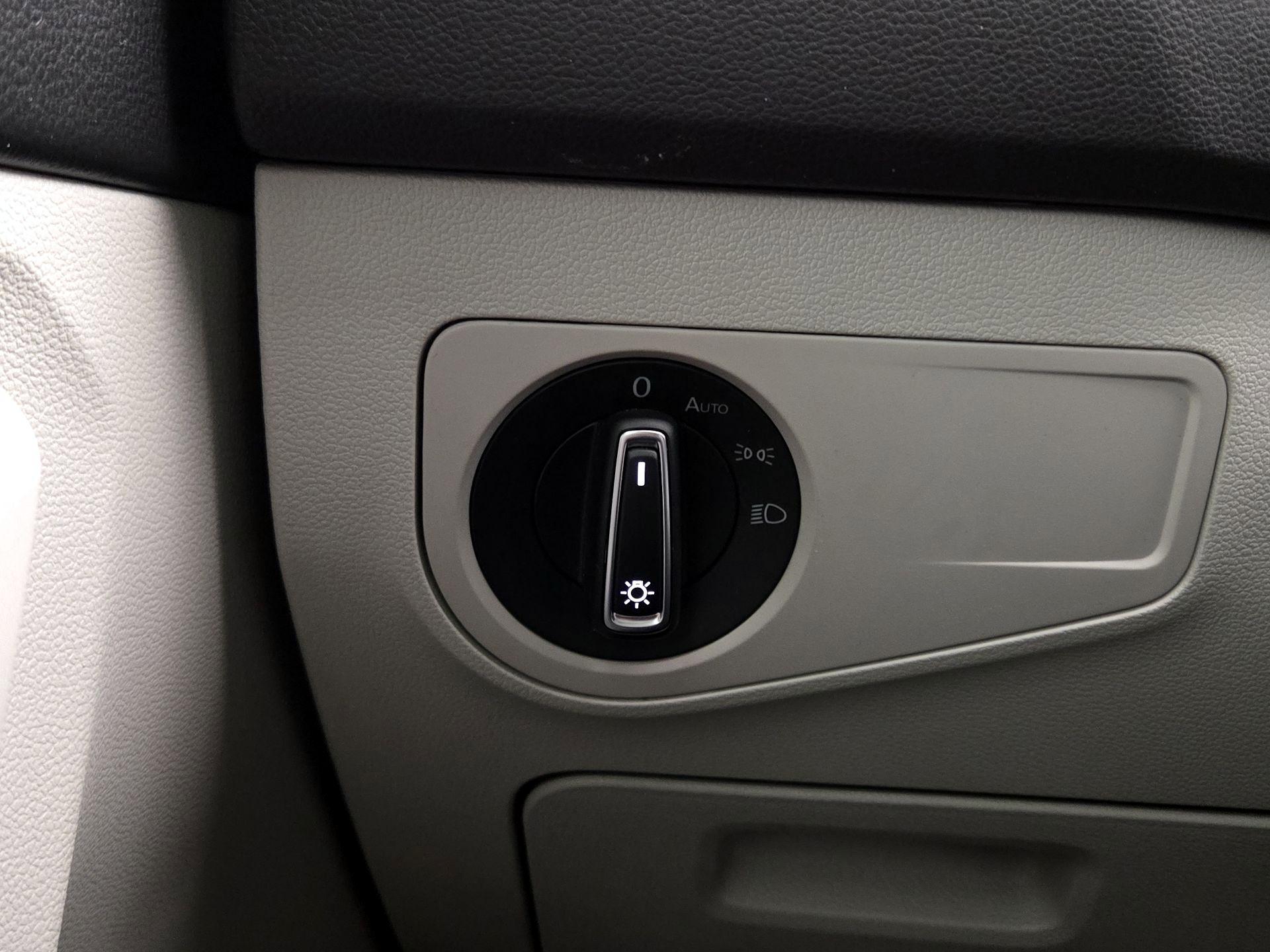 Thumbnail: 2022 Volkswagen Tiguan - 13