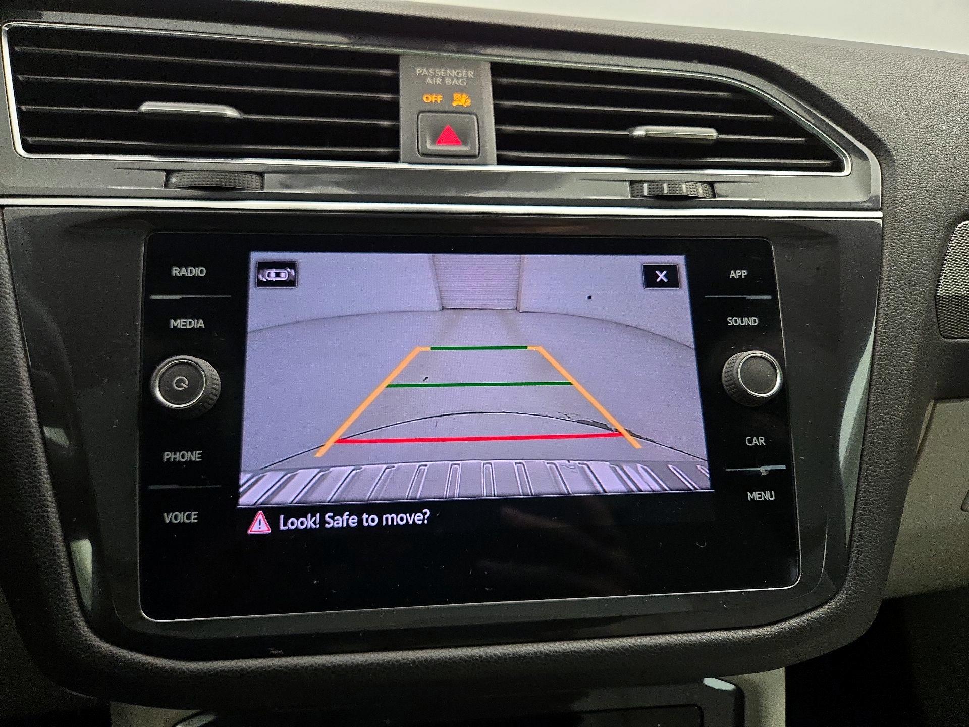 Thumbnail: 2022 Volkswagen Tiguan - 14