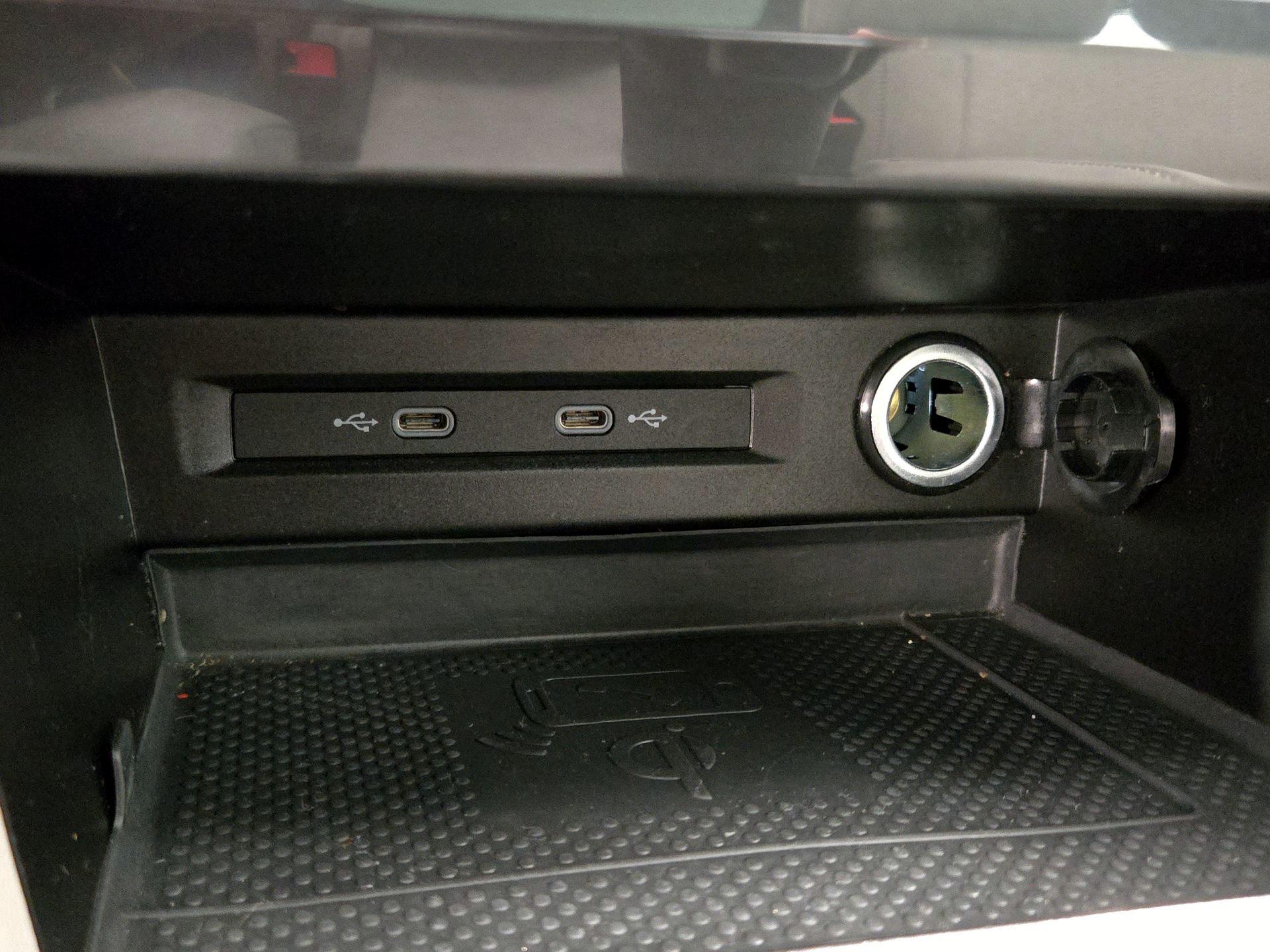 Thumbnail: 2022 Volkswagen Tiguan - 18